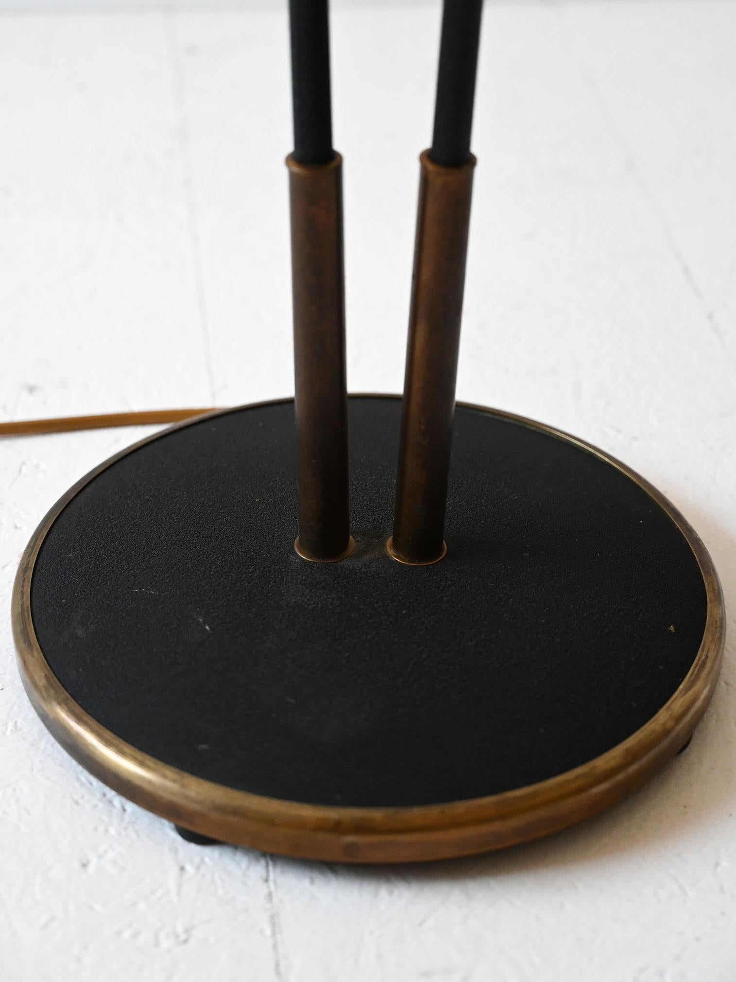 Floor lamp with two points of light For Sale 3