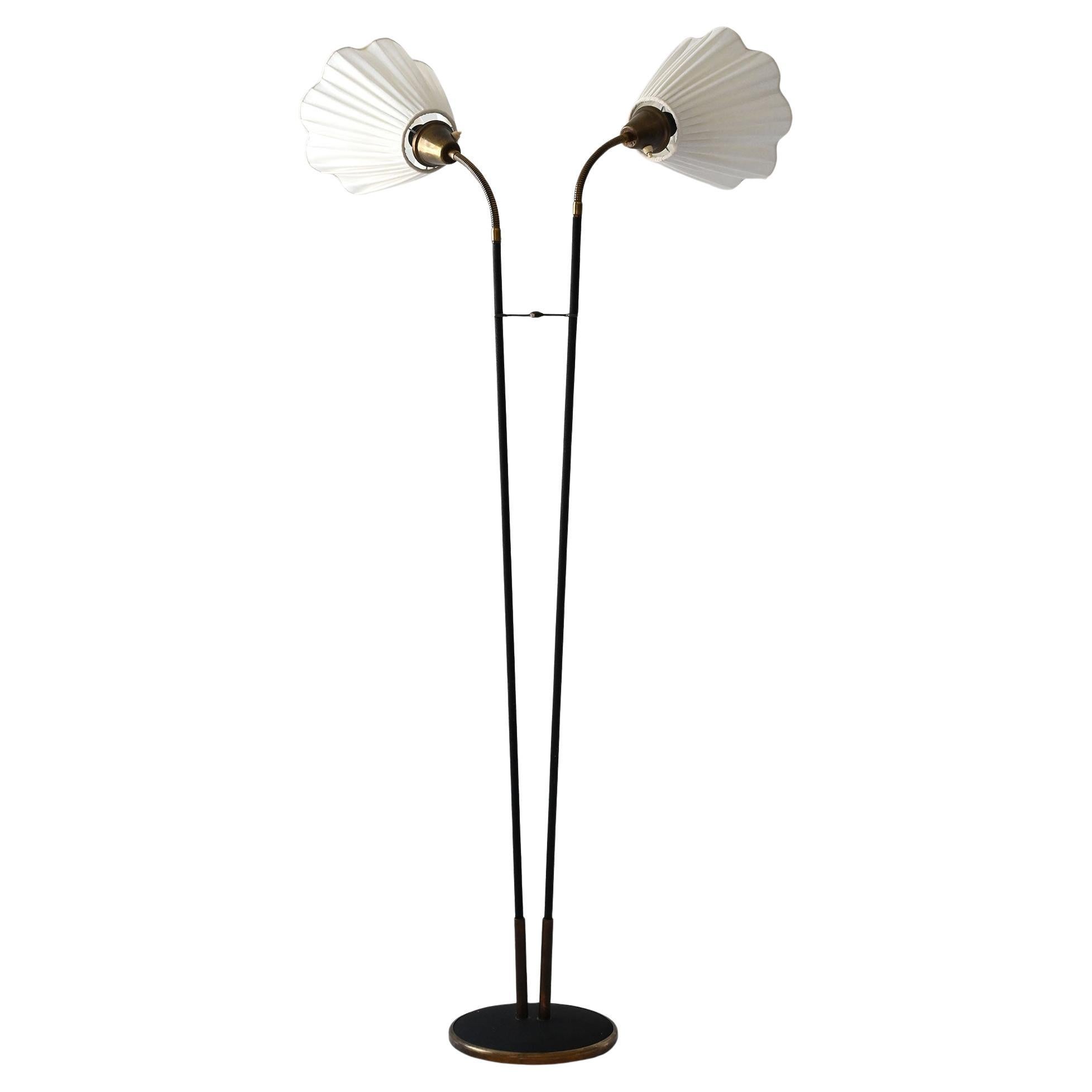 Floor lamp with two points of light For Sale