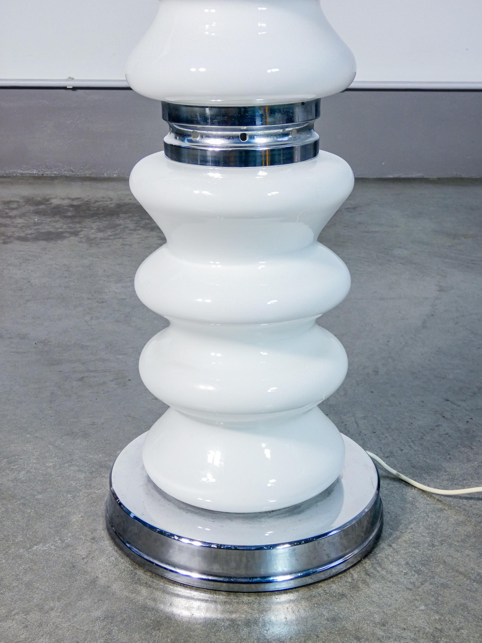 Lampadaire design Carlo NASON en verre et métal chromé, avec trois lumens en vente 4