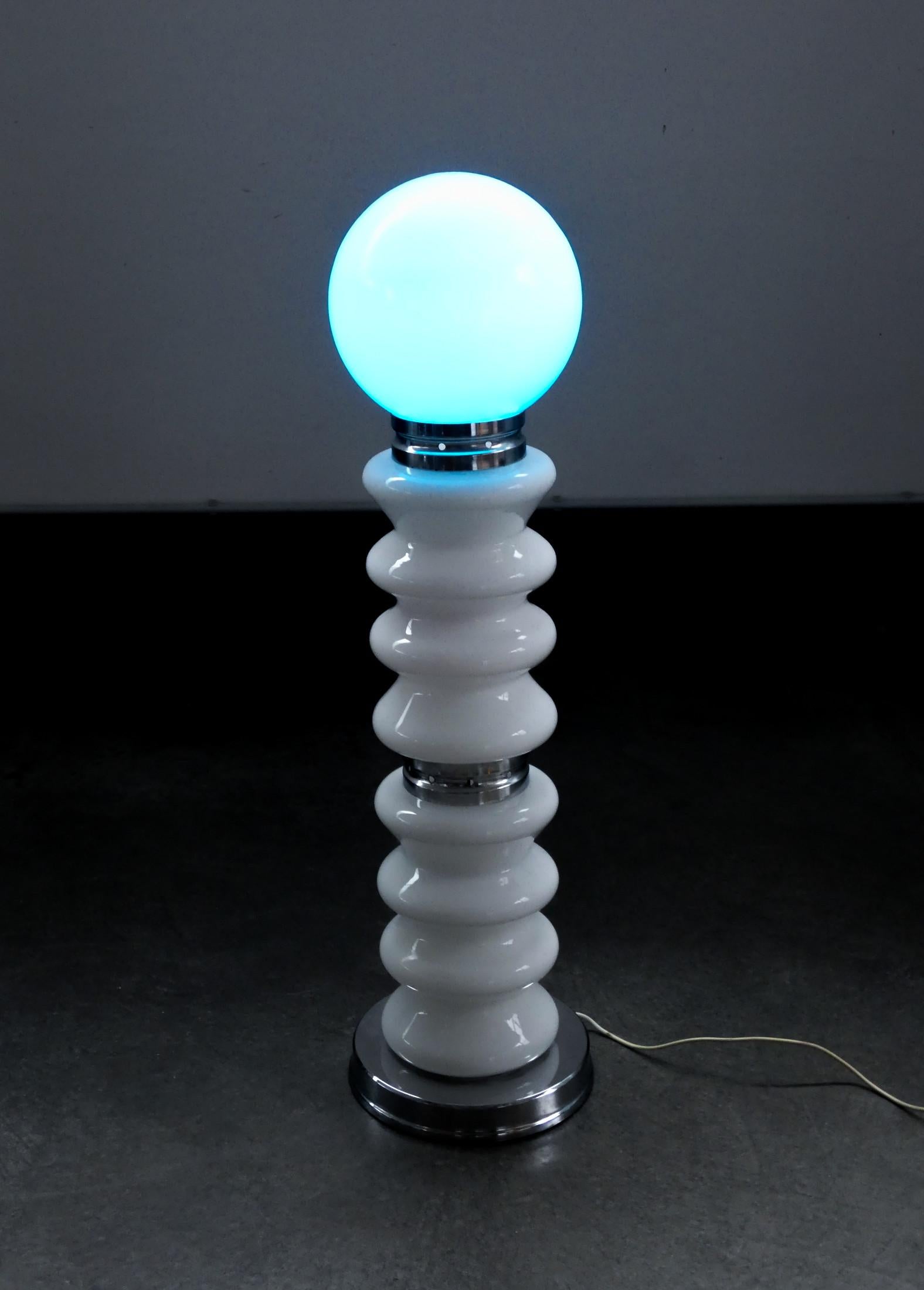 Métal Lampadaire design Carlo NASON en verre et métal chromé, avec trois lumens en vente