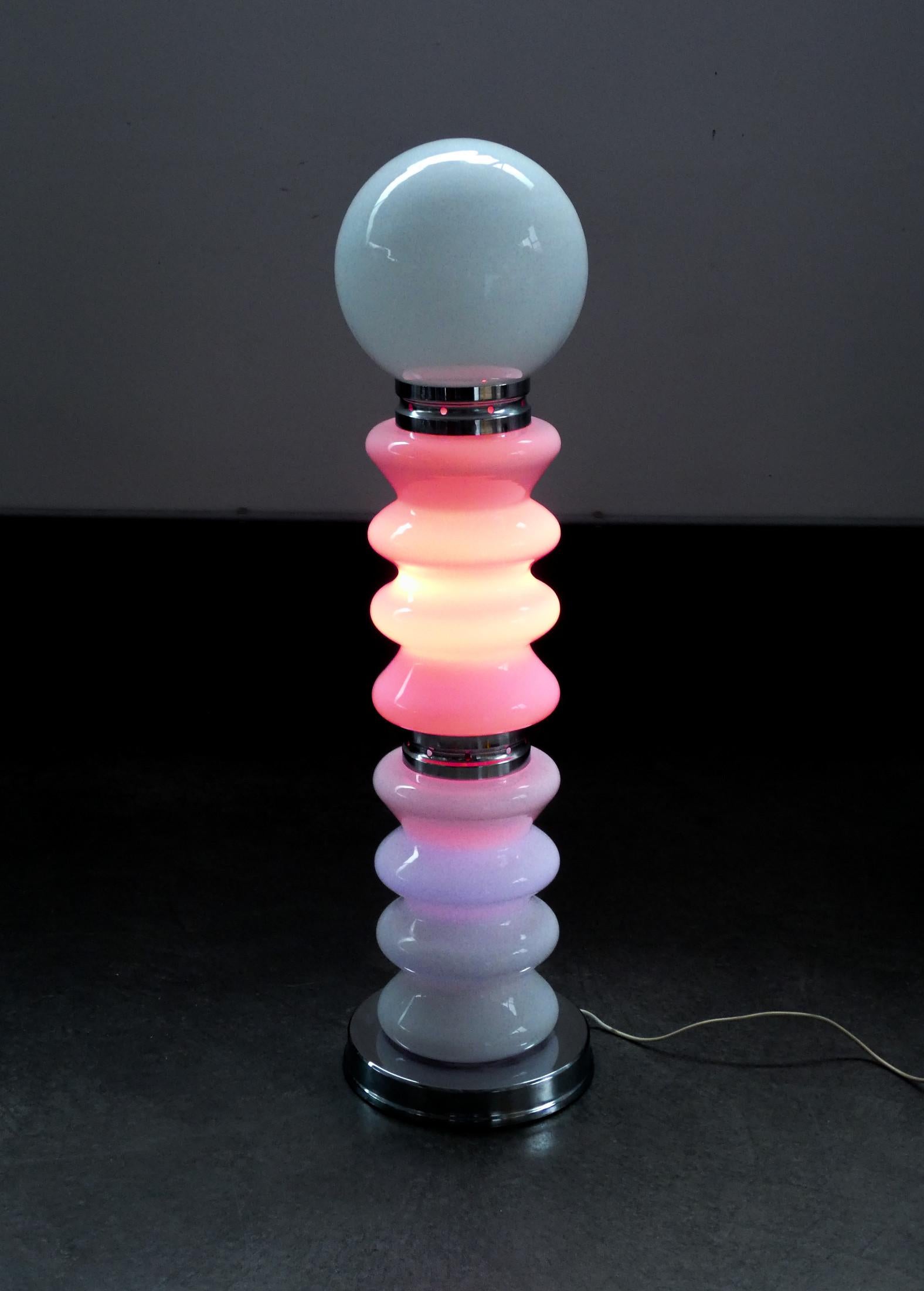 Lampadaire design Carlo NASON en verre et métal chromé, avec trois lumens en vente 1