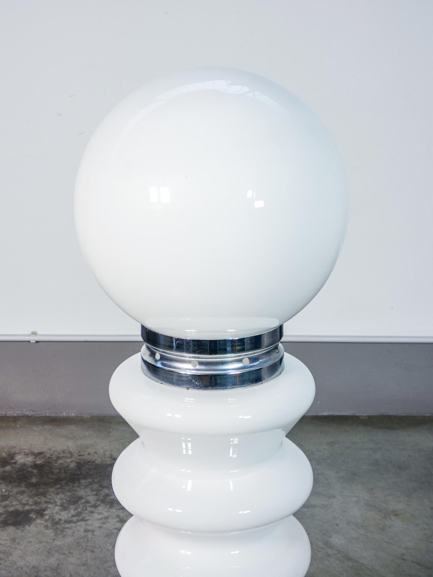 Lampadaire design Carlo NASON en verre et métal chromé, avec trois lumens en vente 3