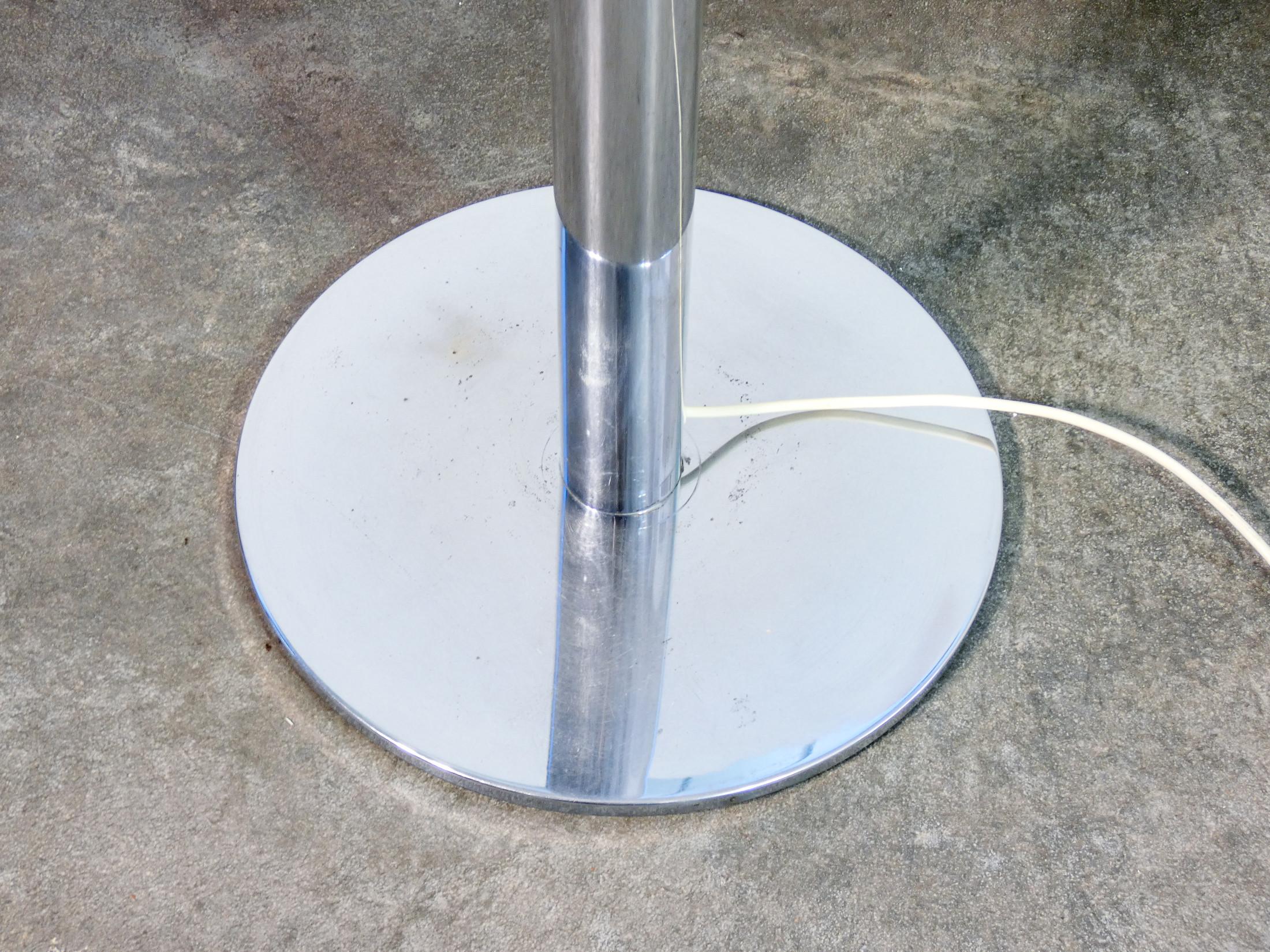 Métal Lampadaire conçu par Pia GUIDETTI CRIPPA pour LUMI, mod. P428. Italie, années 70 en vente