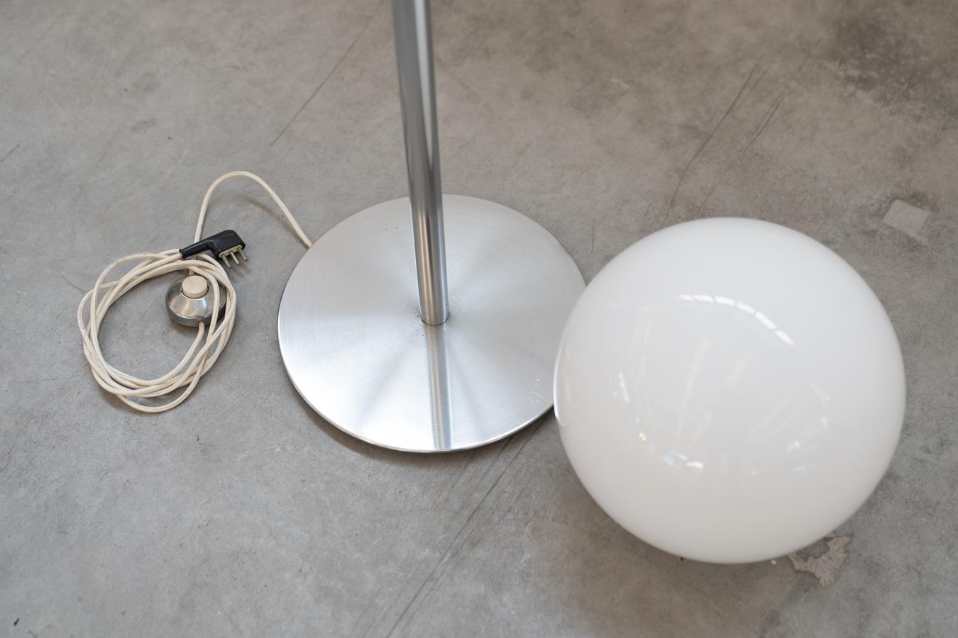 Floor Lamp by Harvey Guzzini, 1960s For Sale 4