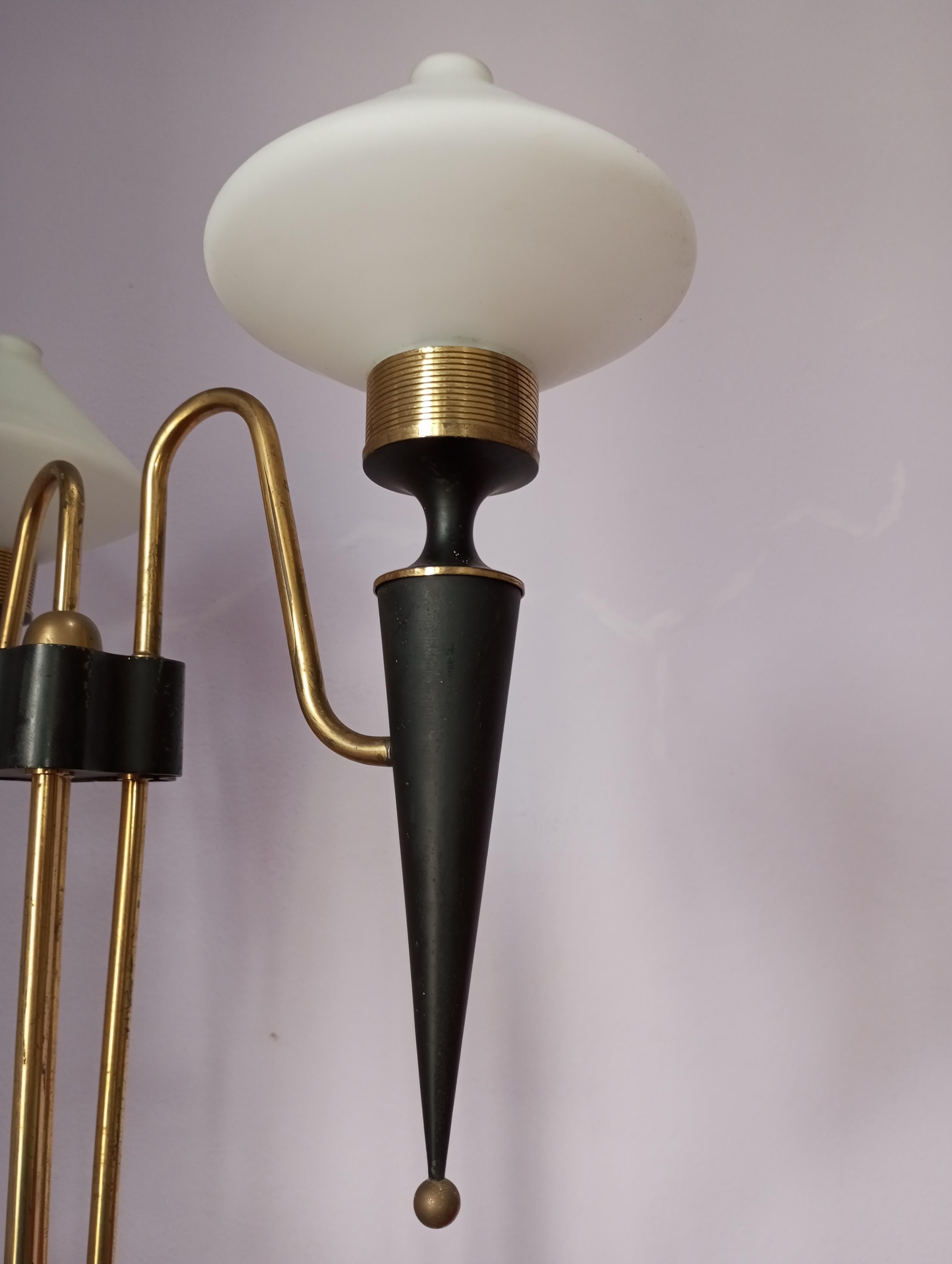Mid-20th Century Lampadaire français à trois lumières de Maison Arlus en vente