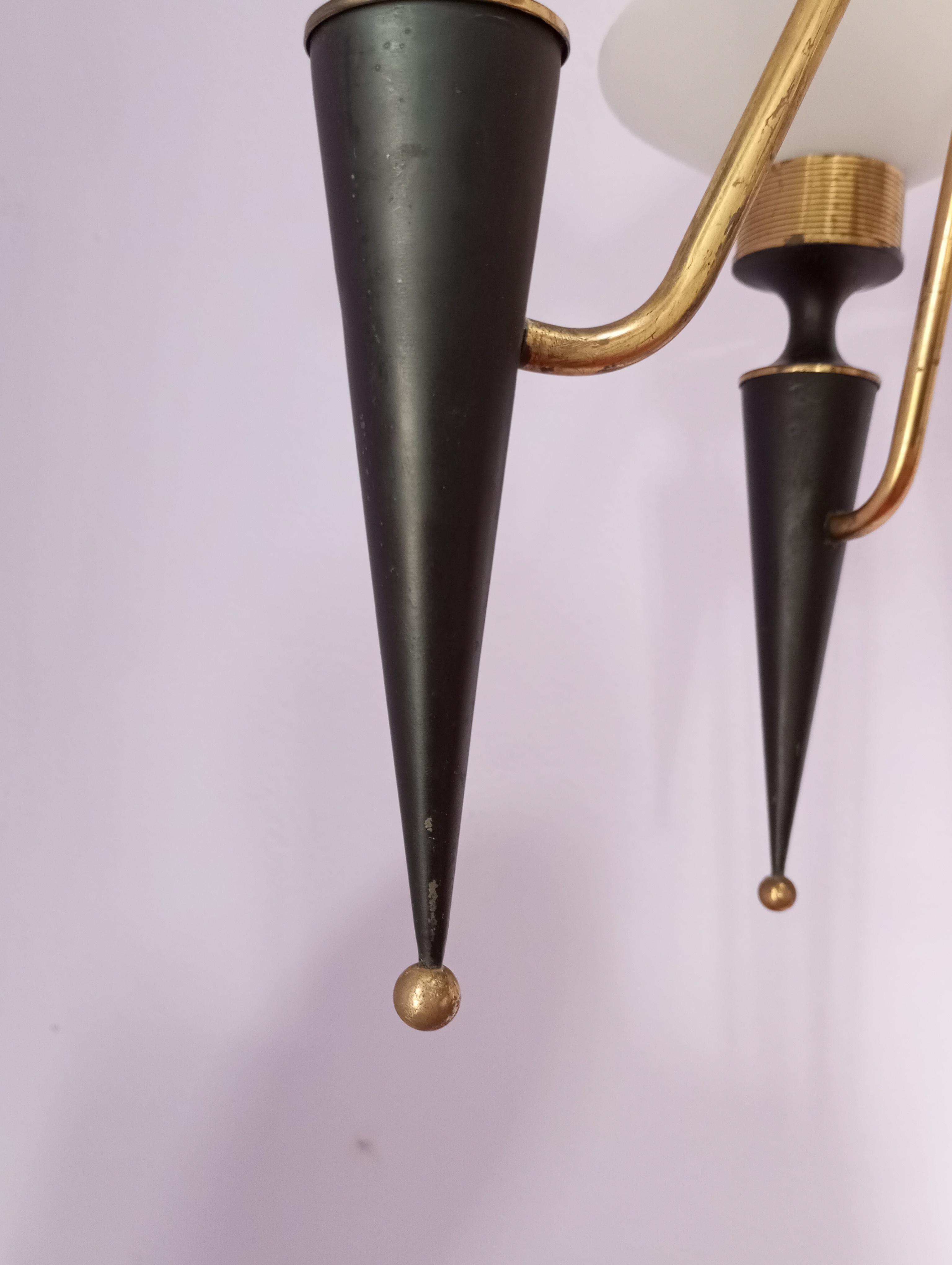 Lampadaire français à trois lumières de Maison Arlus en vente 1