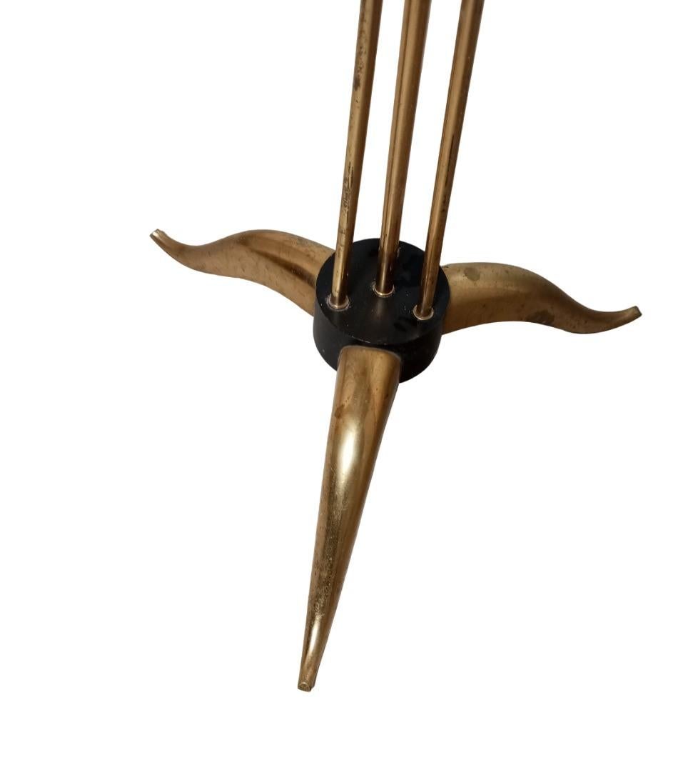 Lampadaire français à trois lumières de Maison Arlus en vente 2
