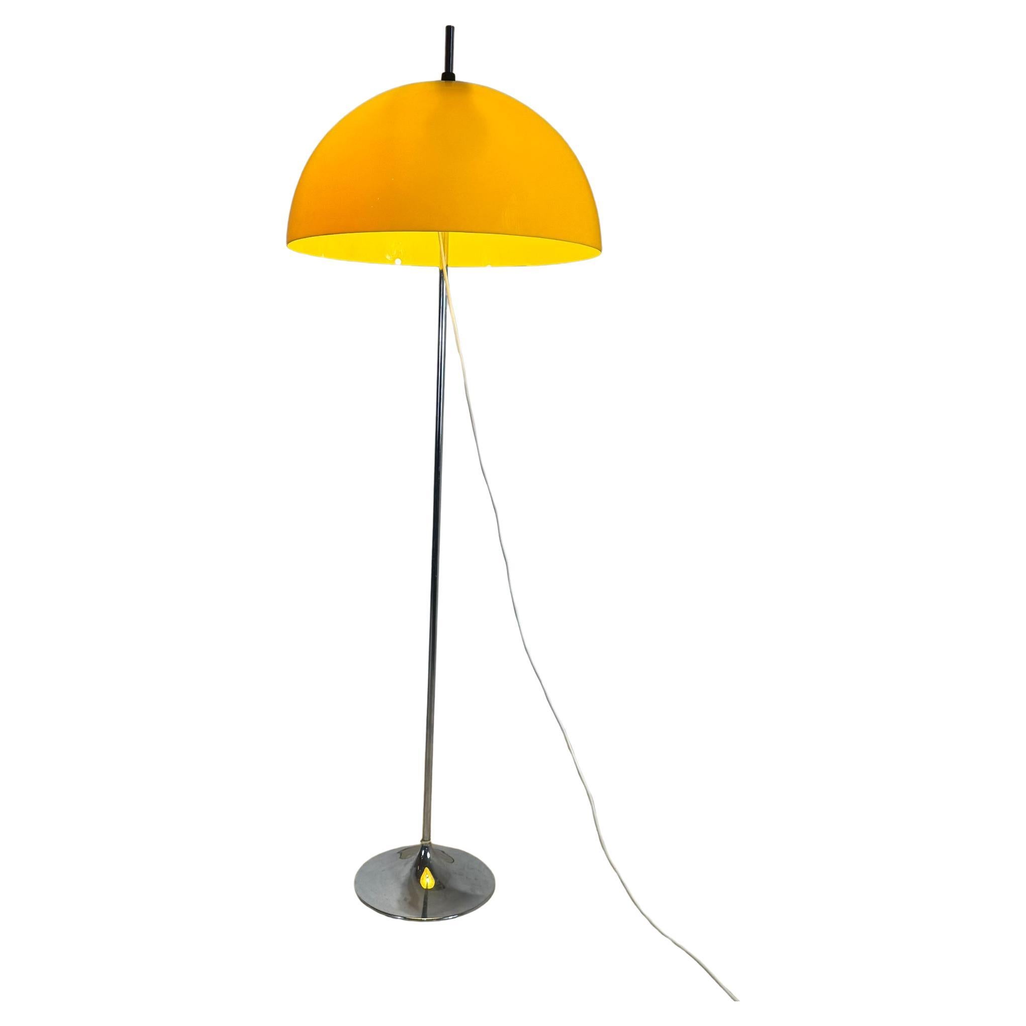 Lampada da Terra Gialla – Design Vintage Nordico