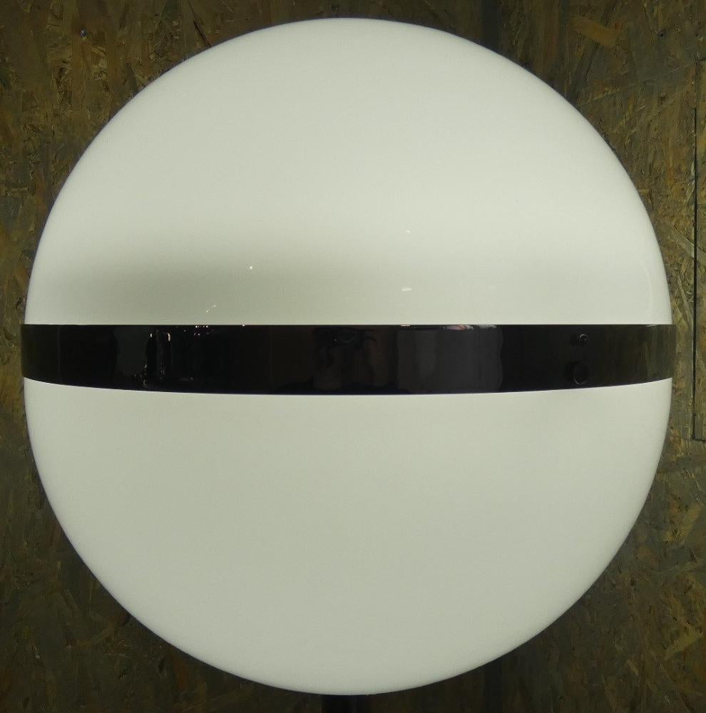 Italian Chromed steel and perspex floor lamp, Italy 1970s For Sale