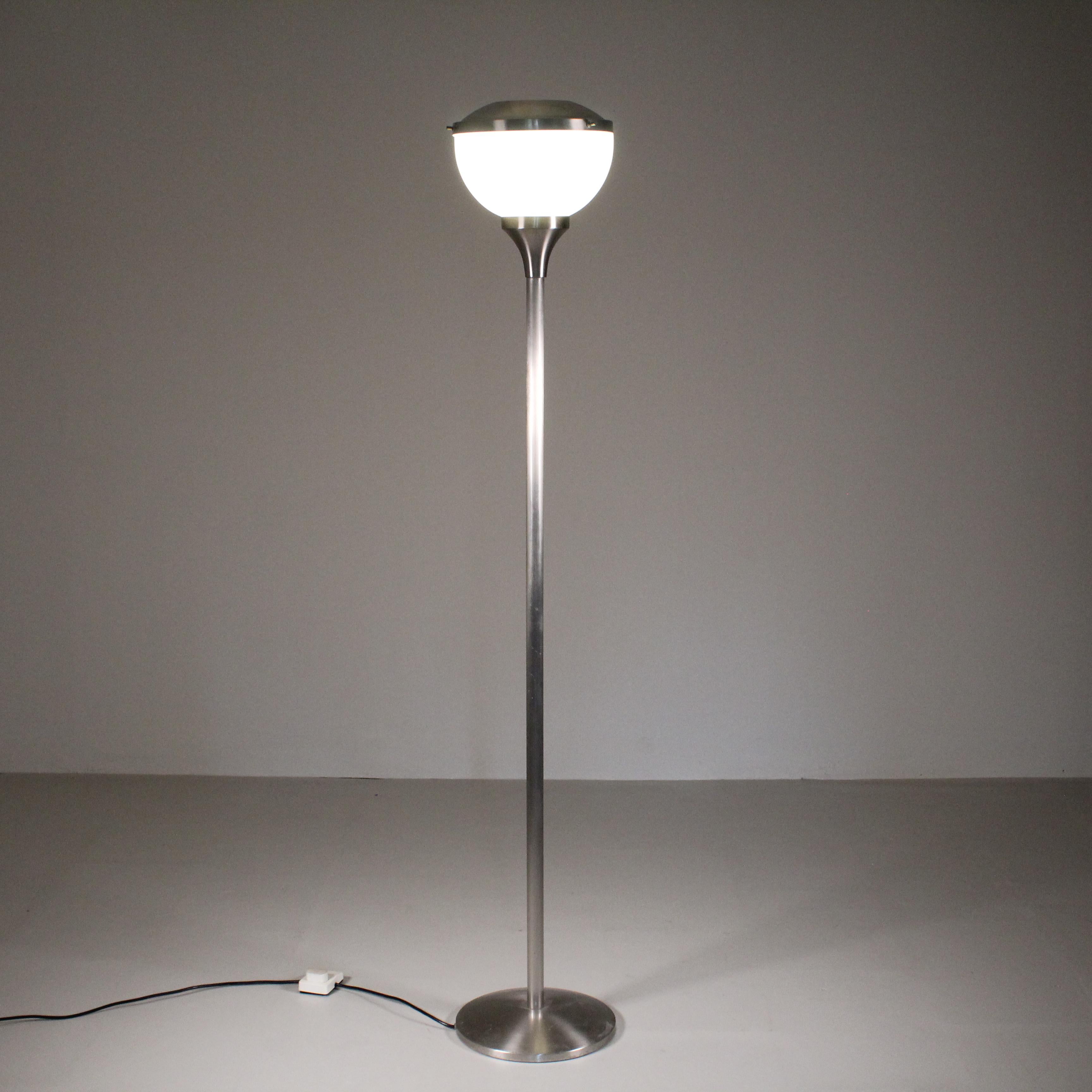 Condizioni:Buone
Materiali:Vetro, Metallo
Epoca:1960
