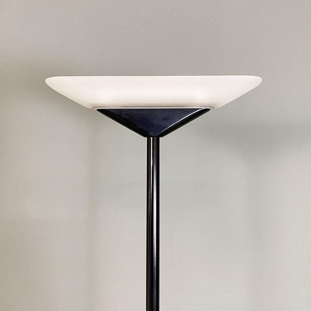 Metal and glass floor lamp by Vincenzo Missanelli for Ladue, c. 1980. In Good Condition For Sale In MIlano, IT