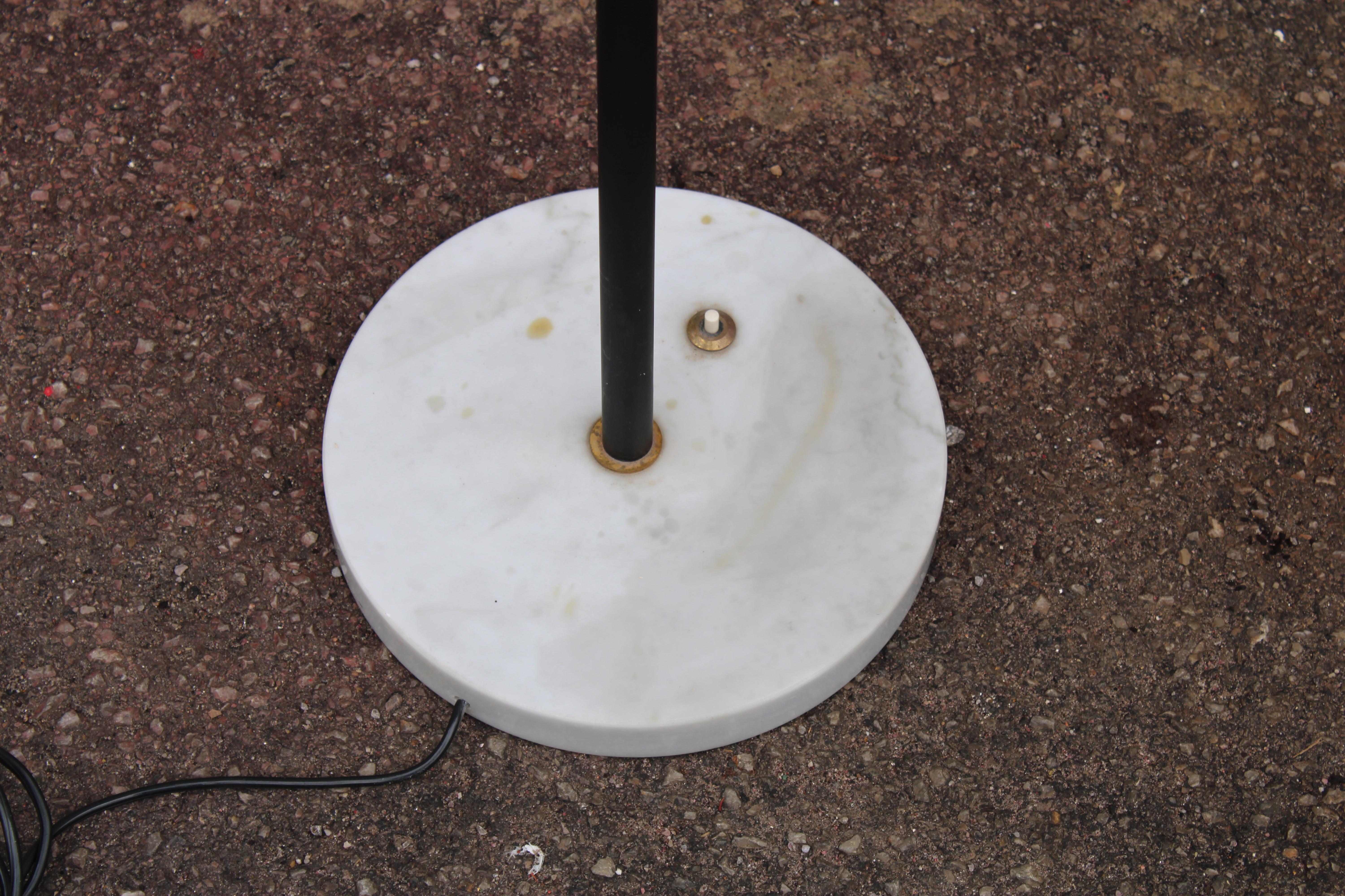 Mid-20th Century Lampada da Terra in Ottone e marmo Stilux Milano Italia 1950 in vendita