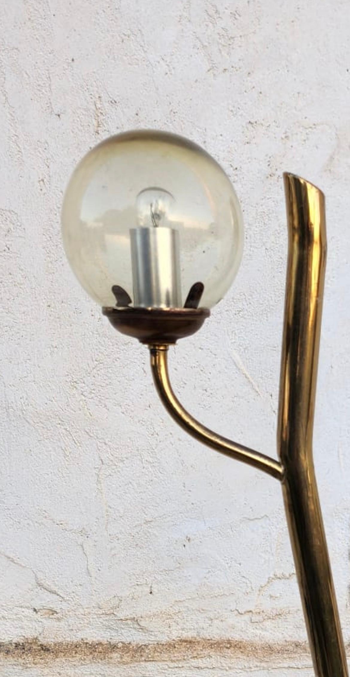 1960er Jahre italienische Stehlampe (Moderne der Mitte des Jahrhunderts) im Angebot