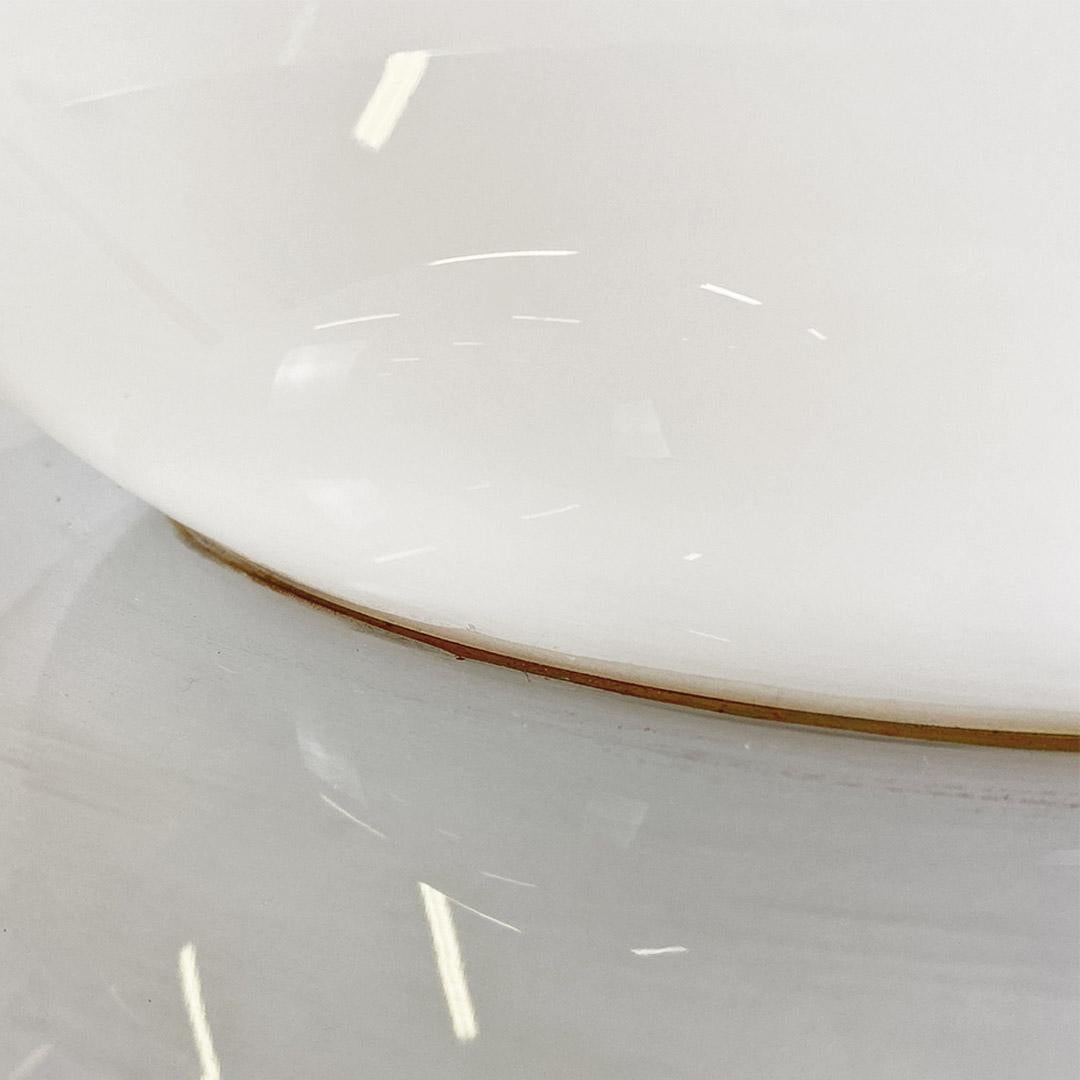 Late 20th Century Lampadaire moderne italien en acier chromé et verre opalin, 1970 en vente