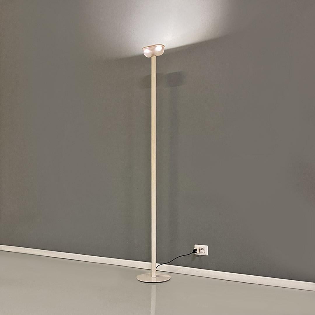 Floor lamp, modern Italian, white metal and knurled glass, ca 1980s For Sale 6