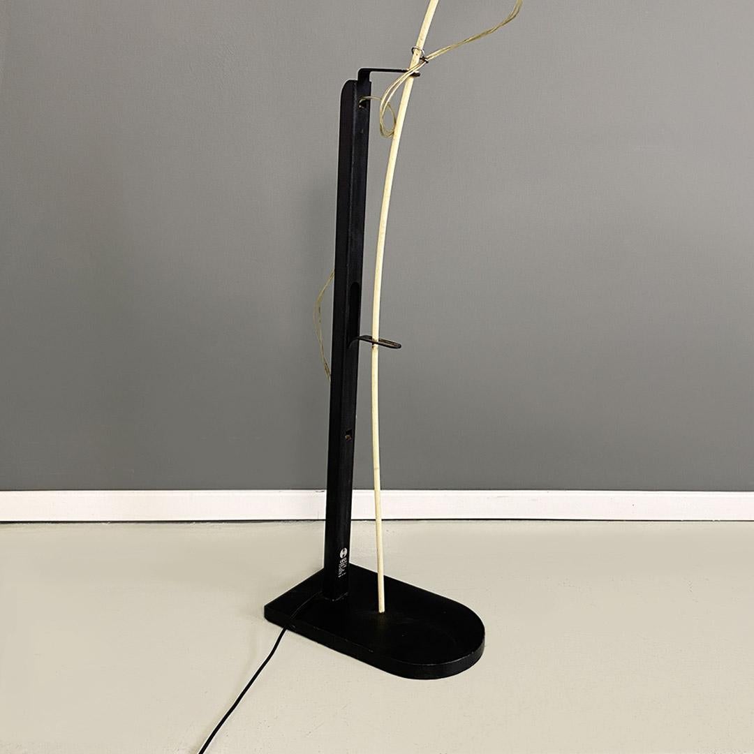 L'Amo italiana floor lamp by Valmassoi and Conti for Luci Italia, ca. 1970. In Good Condition For Sale In MIlano, IT