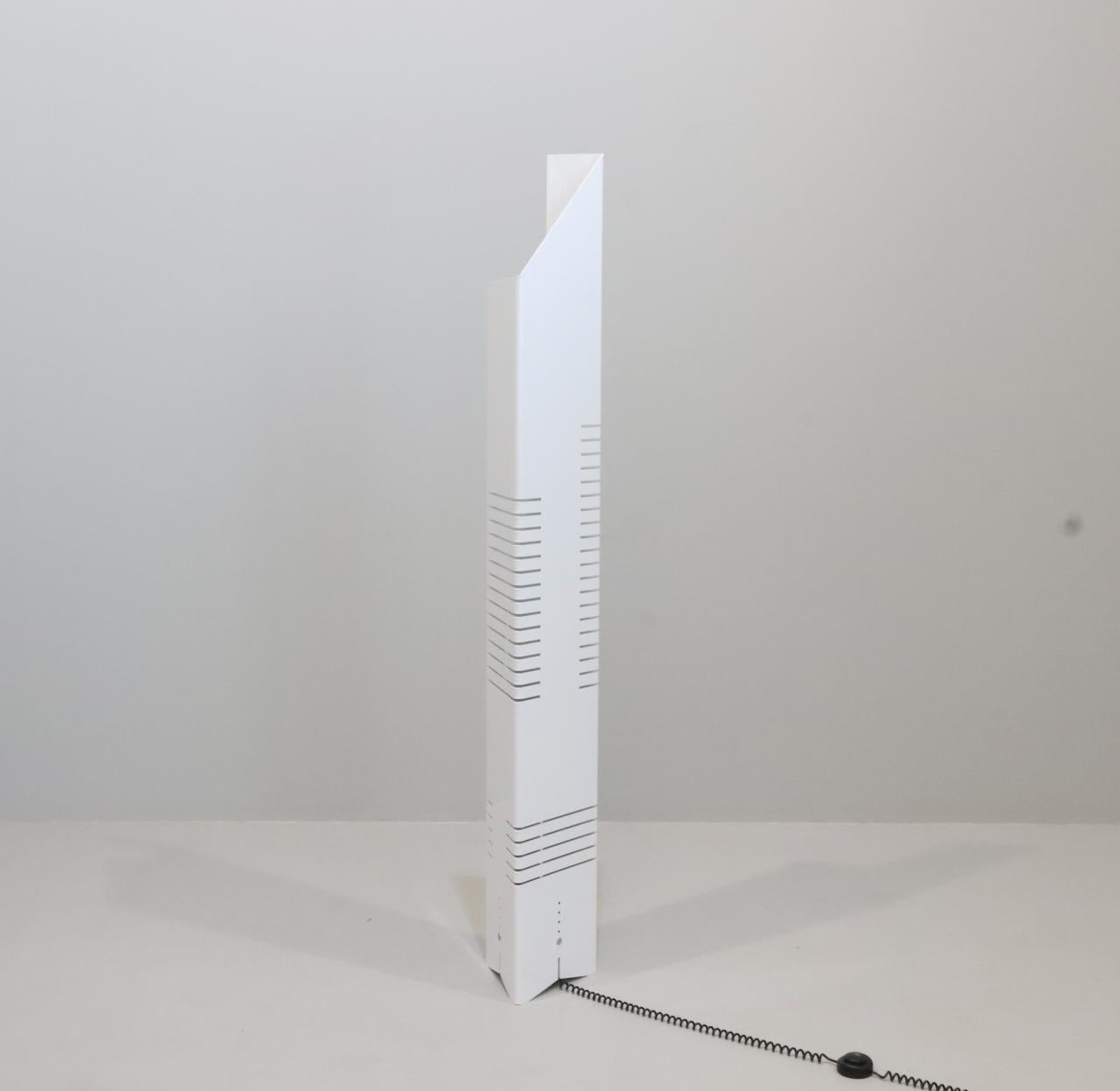Lampada da terra Lorenzo Carmellini & Enrico Tronconi 'I Personaggi' in Bianco (Moderne der Mitte des Jahrhunderts) im Angebot