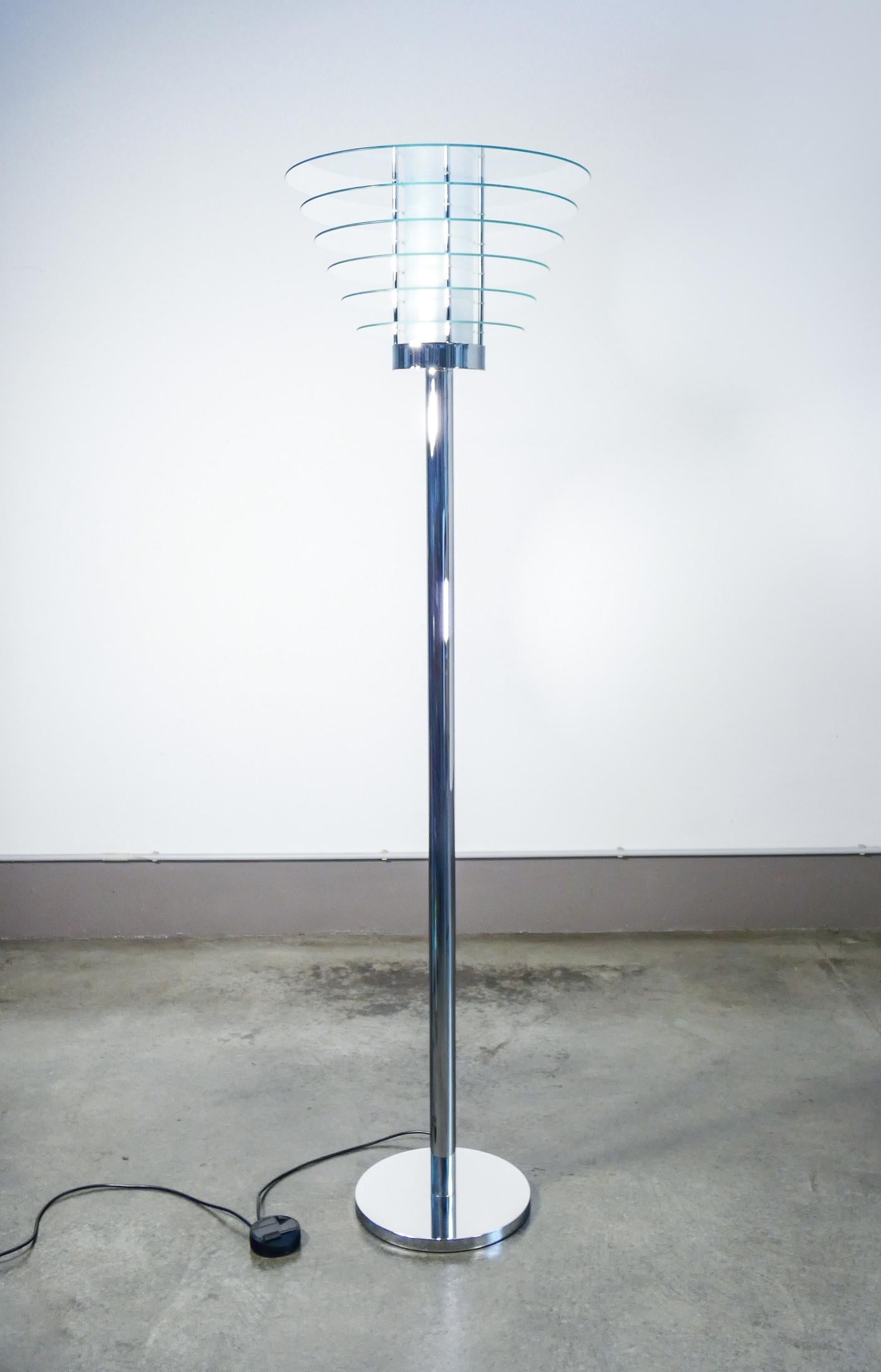 Floor lamp
mod. 0024 Large,
design by Giò PONTI
for FONTANA ARTE.
Dimmable diffused light
on the floor with
slide switch.

ORIGIN
Italy

DESIGNER
Gio PONTI
(1891-1979) was an influential Italian architect and designer, among the best known on the