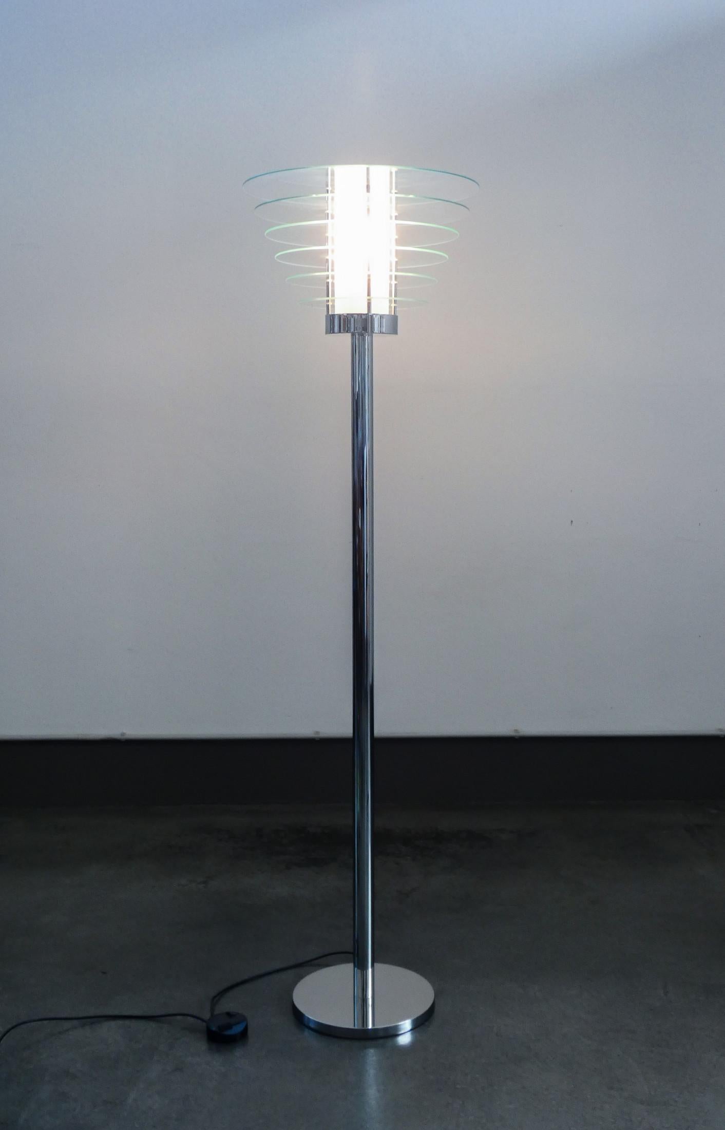 Italian Floor lamp mod. 0024 Grande, design by Giò PONTI for FONTANA ARTE. Italy For Sale