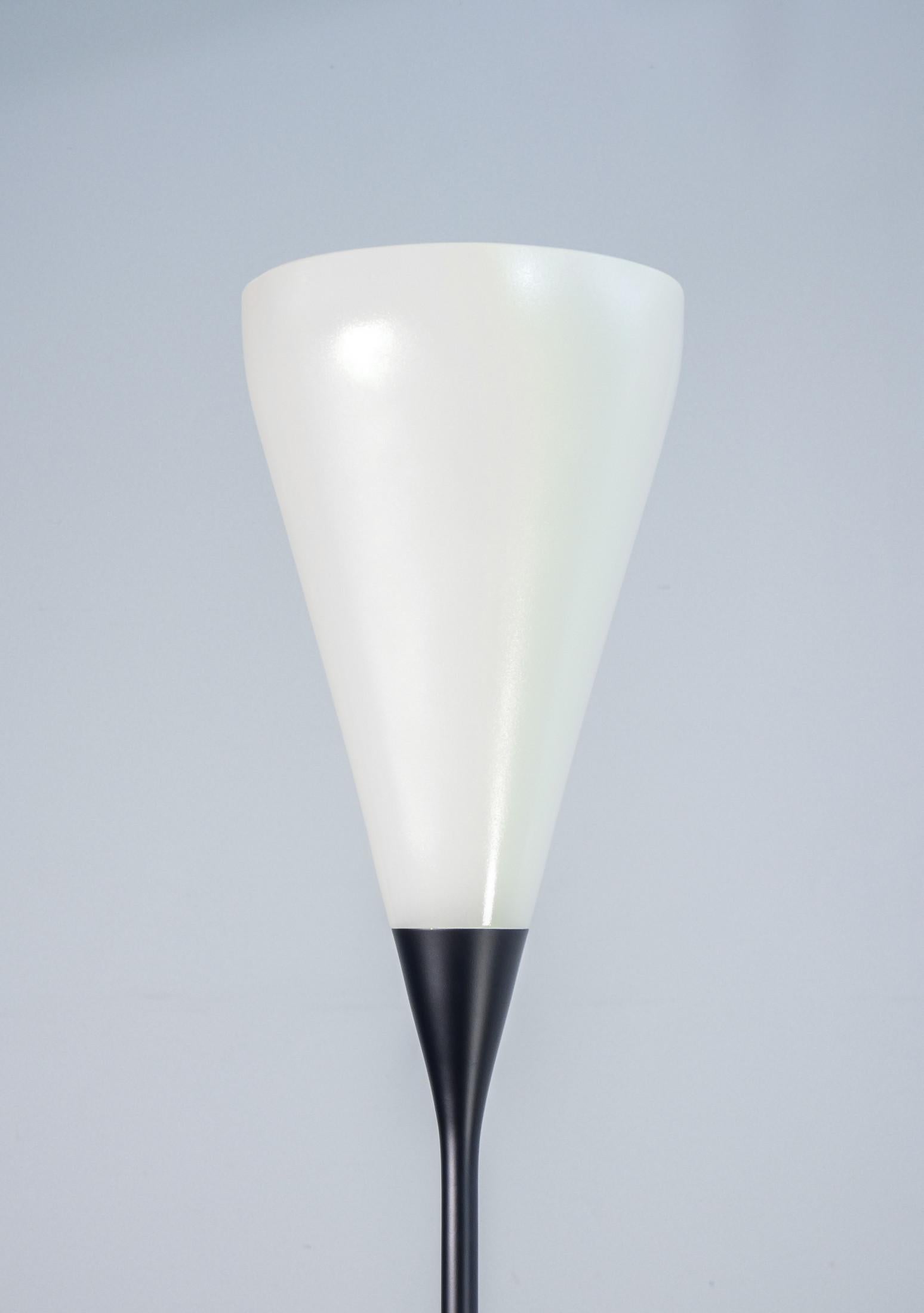 Italian Lampada da terra mod. 1051/M, design Gino SARFATTI per ARTELUCE. Italia, Anni 50 in vendita