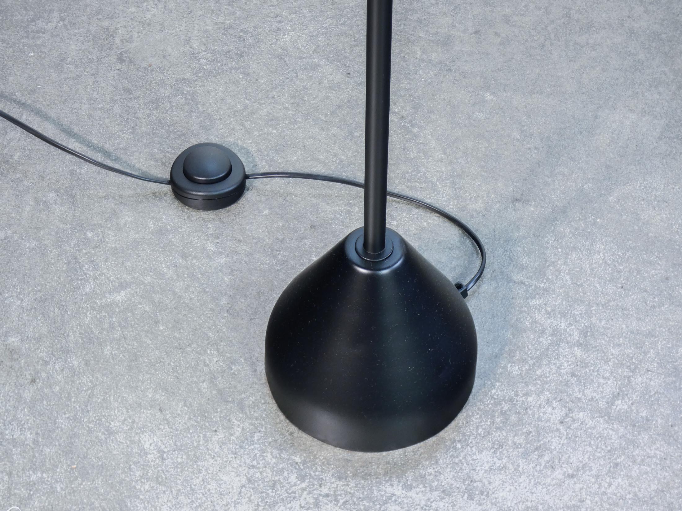 Metallo Lampada da terra mod. 1051/M, design Gino SARFATTI per ARTELUCE. Italia, Anni 50 in vendita