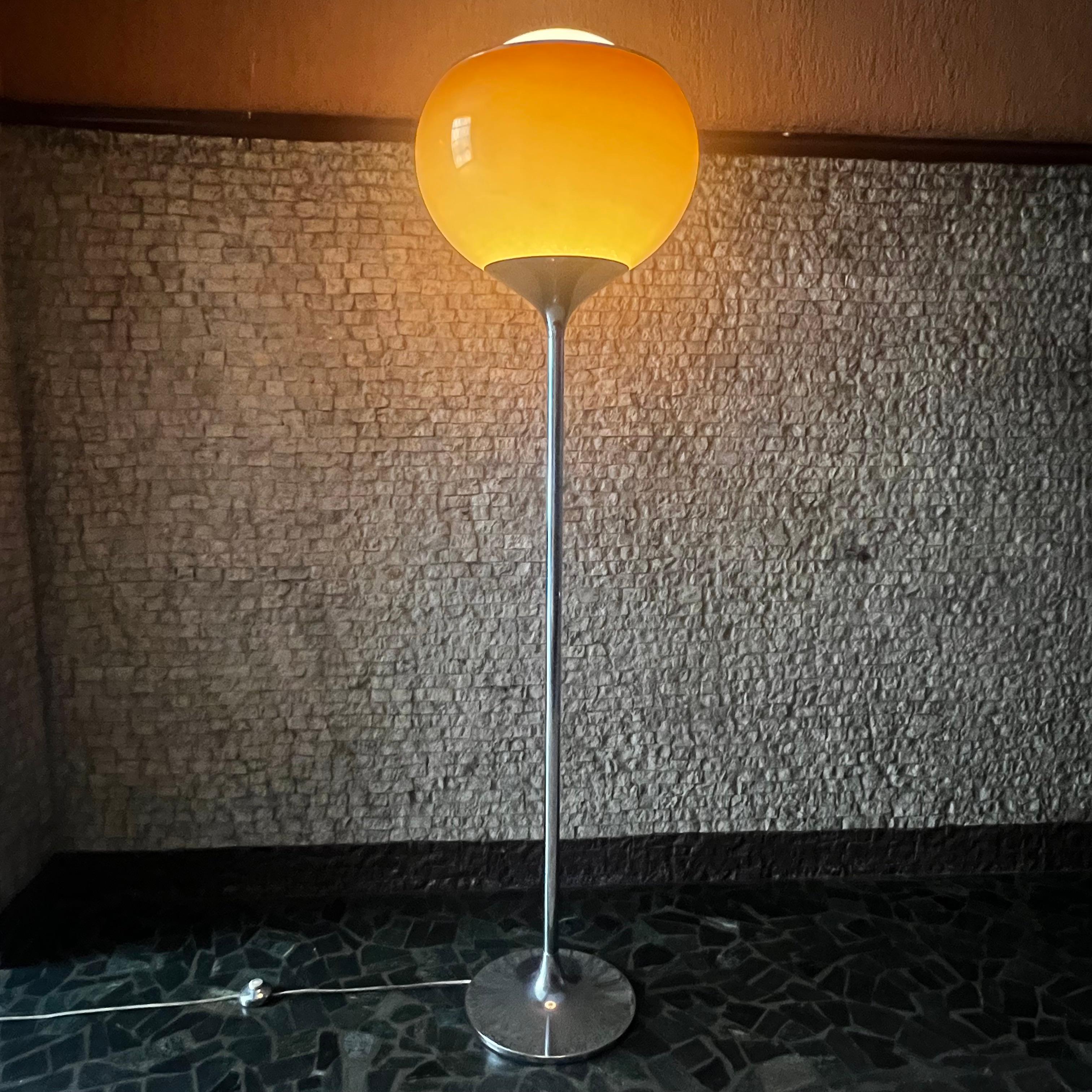 Floor Lamp Mod. Clan by Harvey Guzzini - Italy 1968 In Excellent Condition In Milano, IT