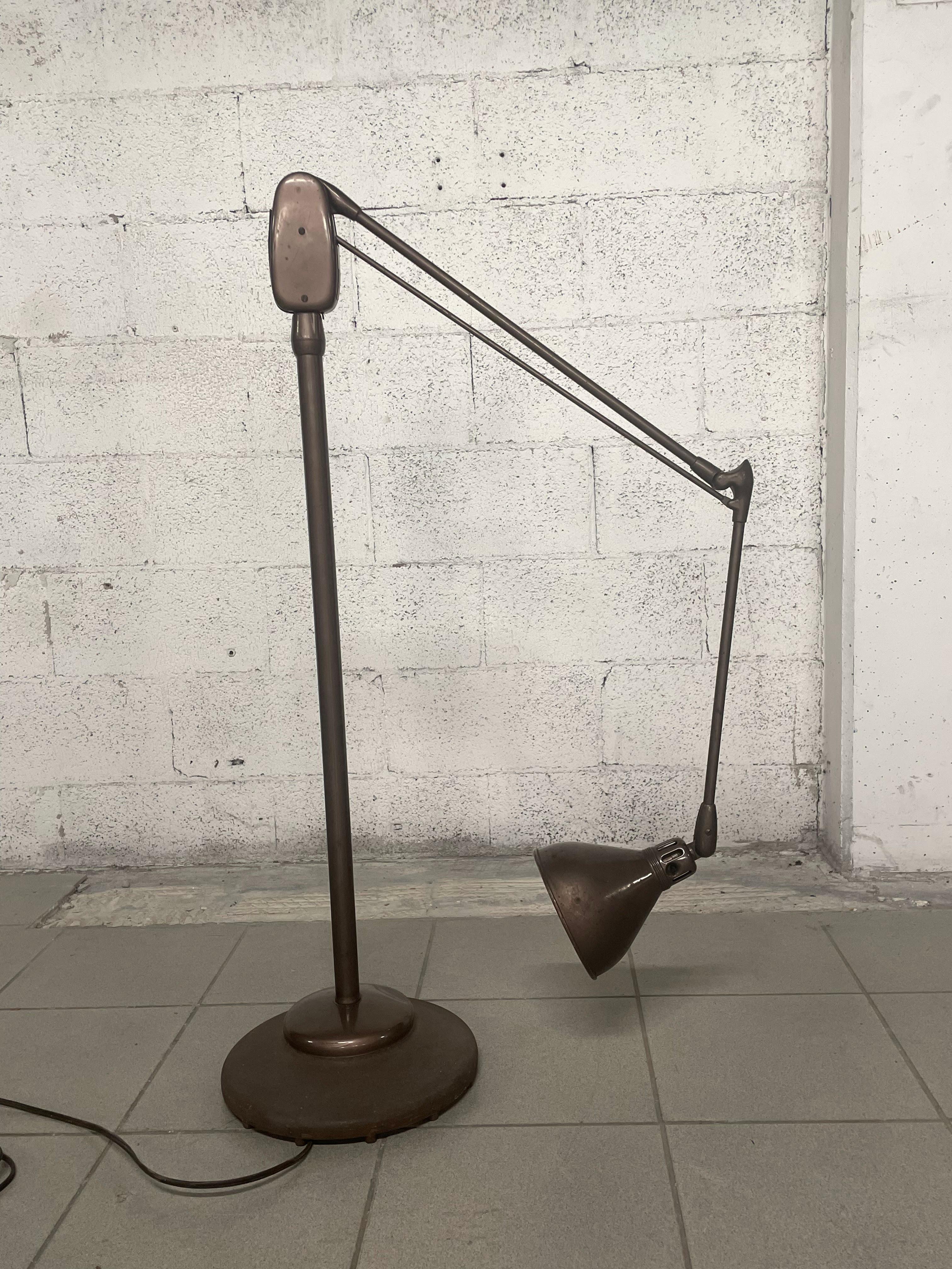 Floor lamp model 605 by Dazor MFG corp. St. Luis (USA), 1950 For Sale 11