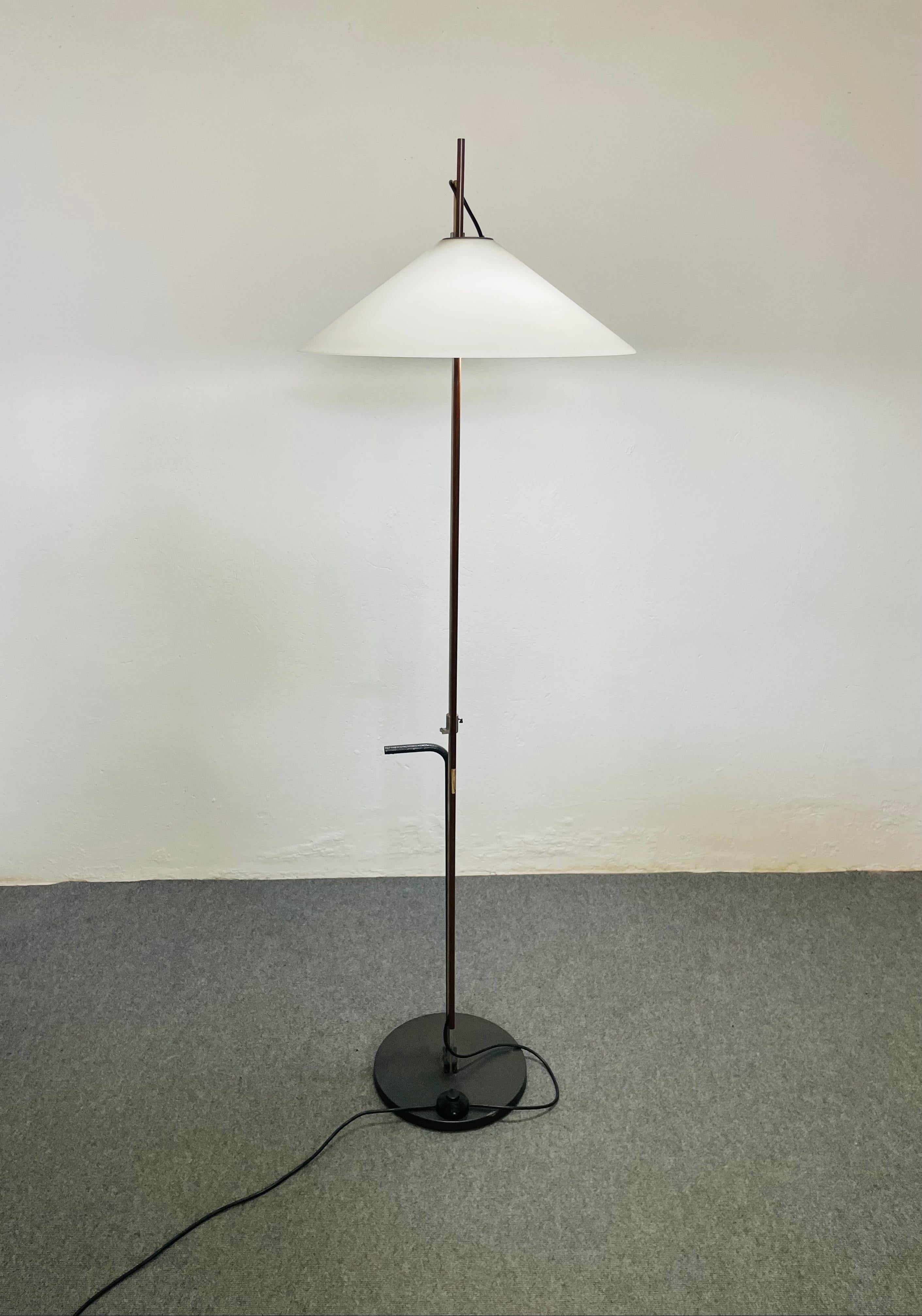 Lampada da terra modello Aggregato, designer Enzo Mari, produzione Artemide im Angebot 3