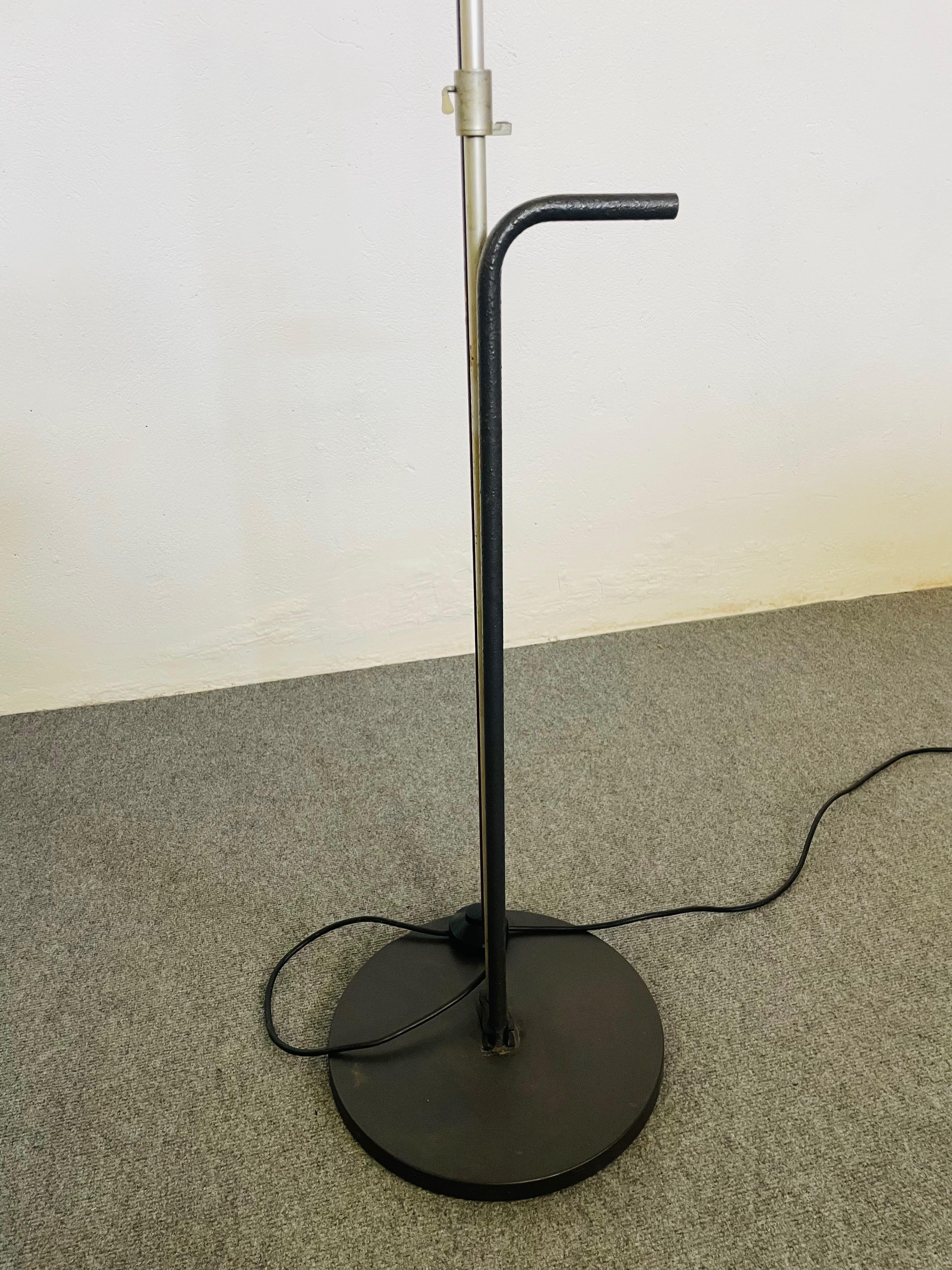 Lampada da terra modello Aggregato, designer Enzo Mari, produzione Artemide (Italian) im Angebot