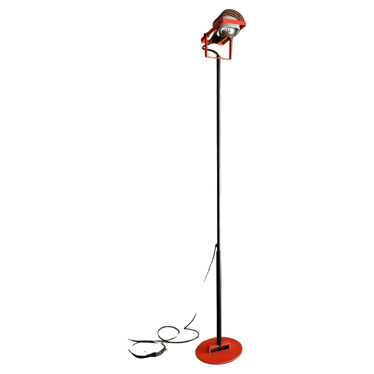 Lampada da terra modello Sintesi di Ernesto Gismondi, 1975, Italia