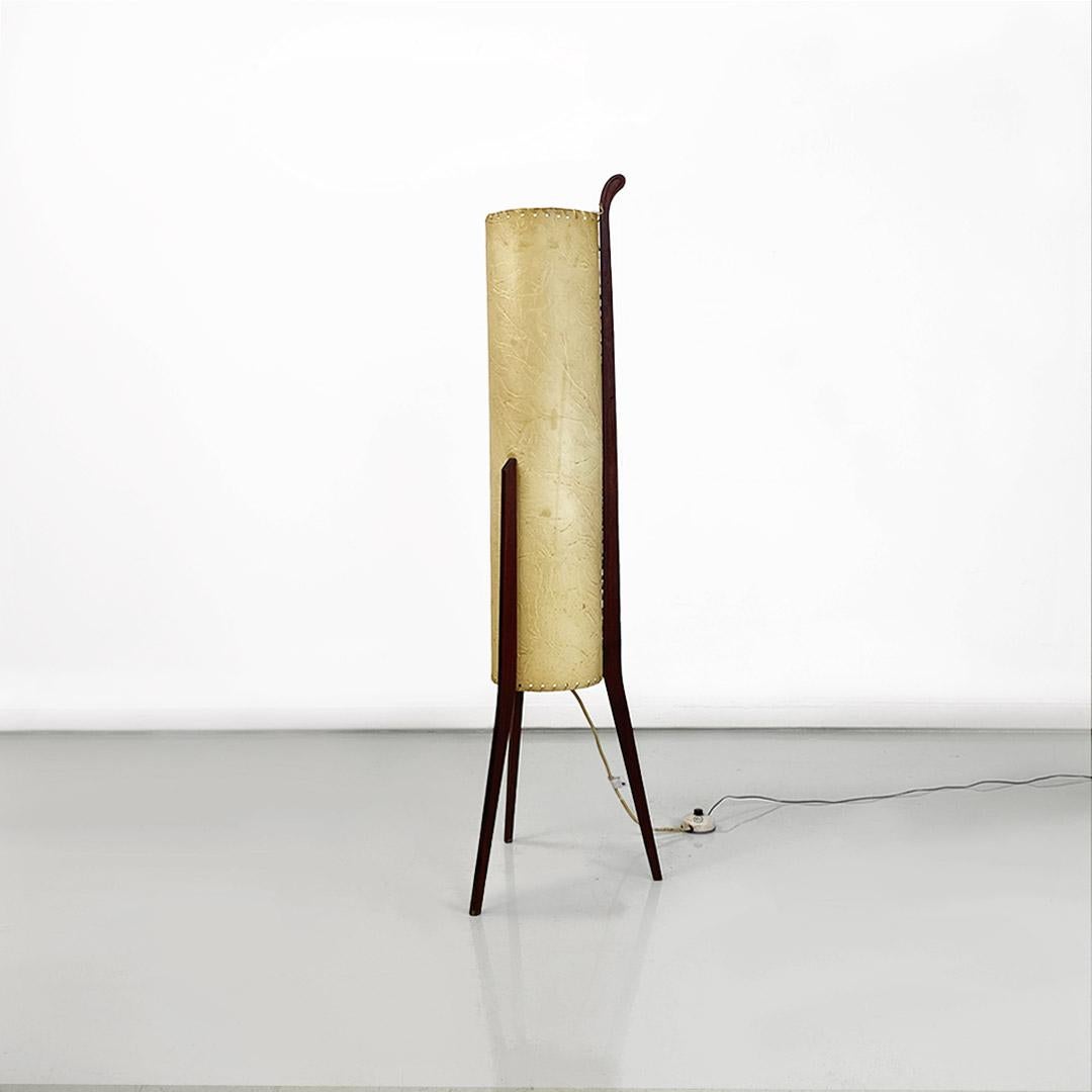 Floor lamp, Danish modernism, parchment and teak wood, ca. 1960. In Good Condition For Sale In MIlano, IT