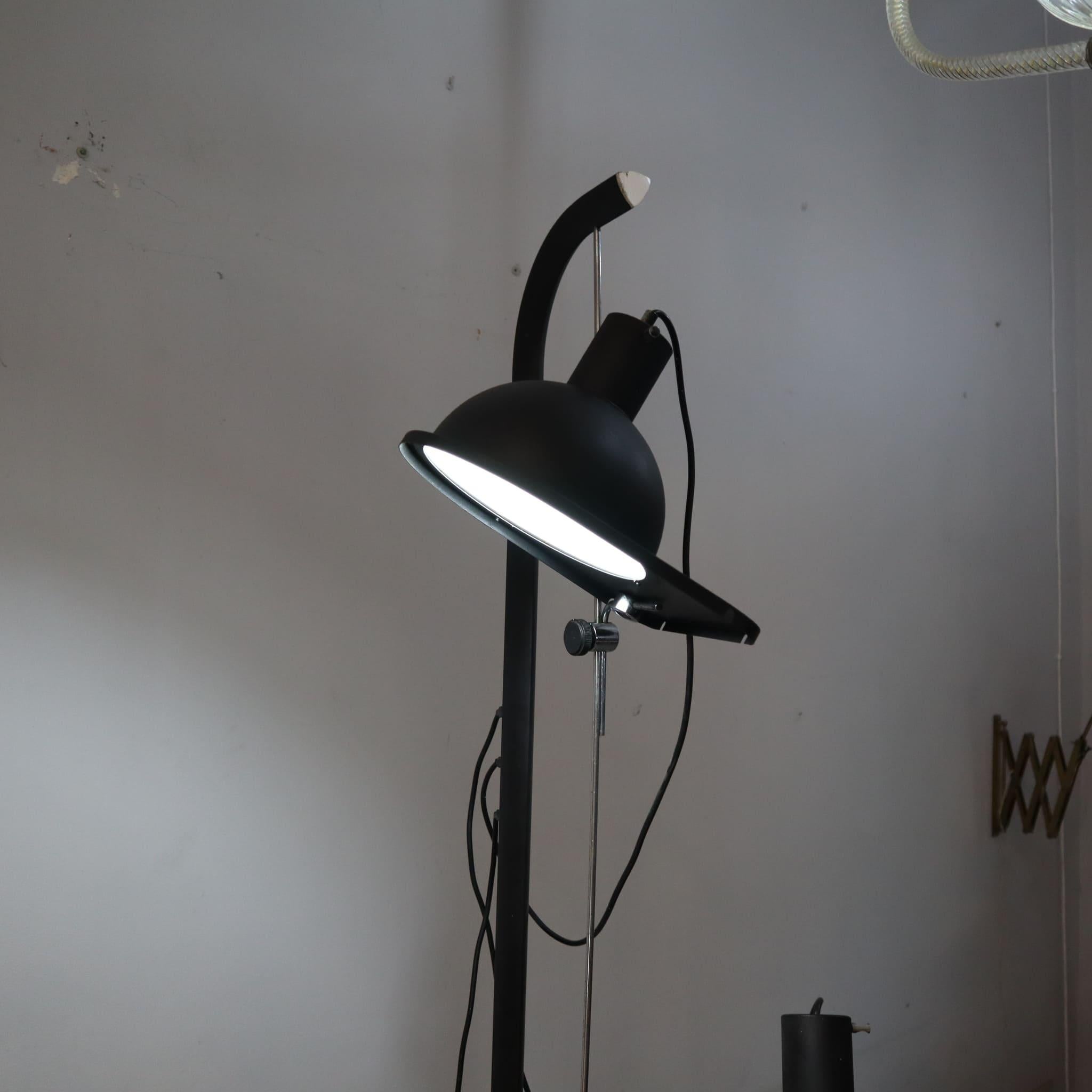 Italian Satin black floor lamp model 475 by Luci Design Grignani, Italy, 1970s For Sale
