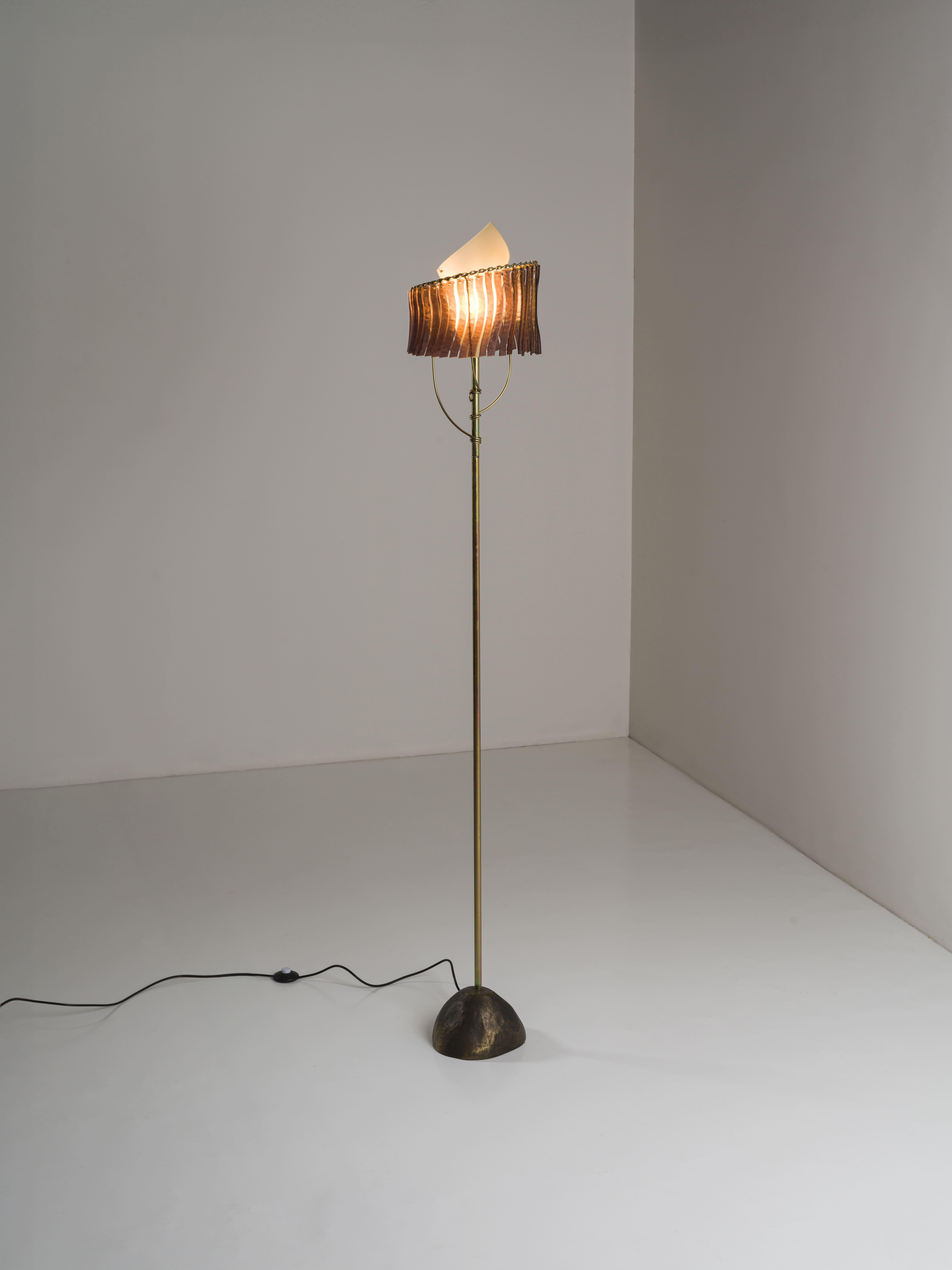 Organic Modern Priamo Floor Lamp by Toni Cordero Artemide Milan/Turin Italy 1990 For Sale