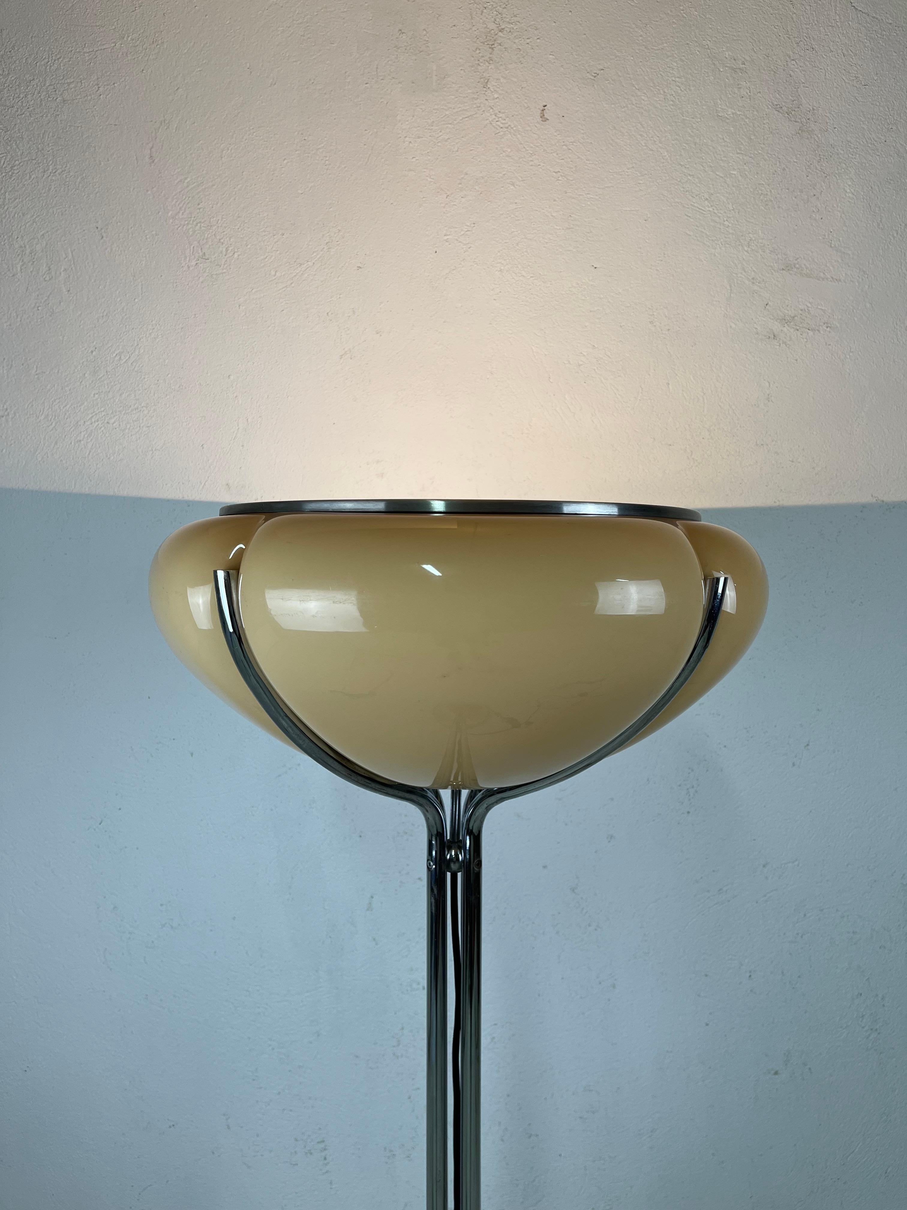 Quadrifoglio Gae Aulenti Harvey Guzzini 1970 lampadaire 5