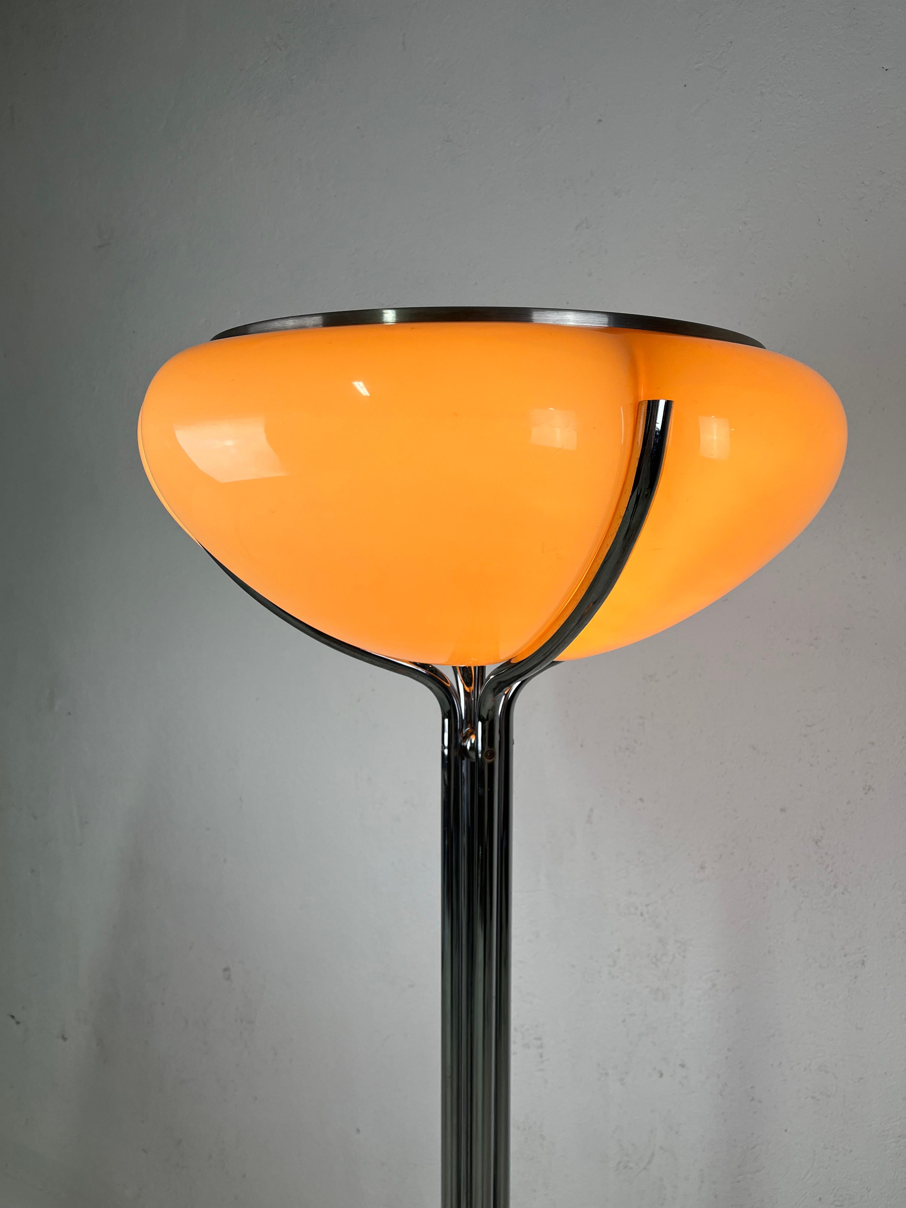 Quadrifoglio Gae Aulenti Harvey Guzzini 1970 lampadaire 11