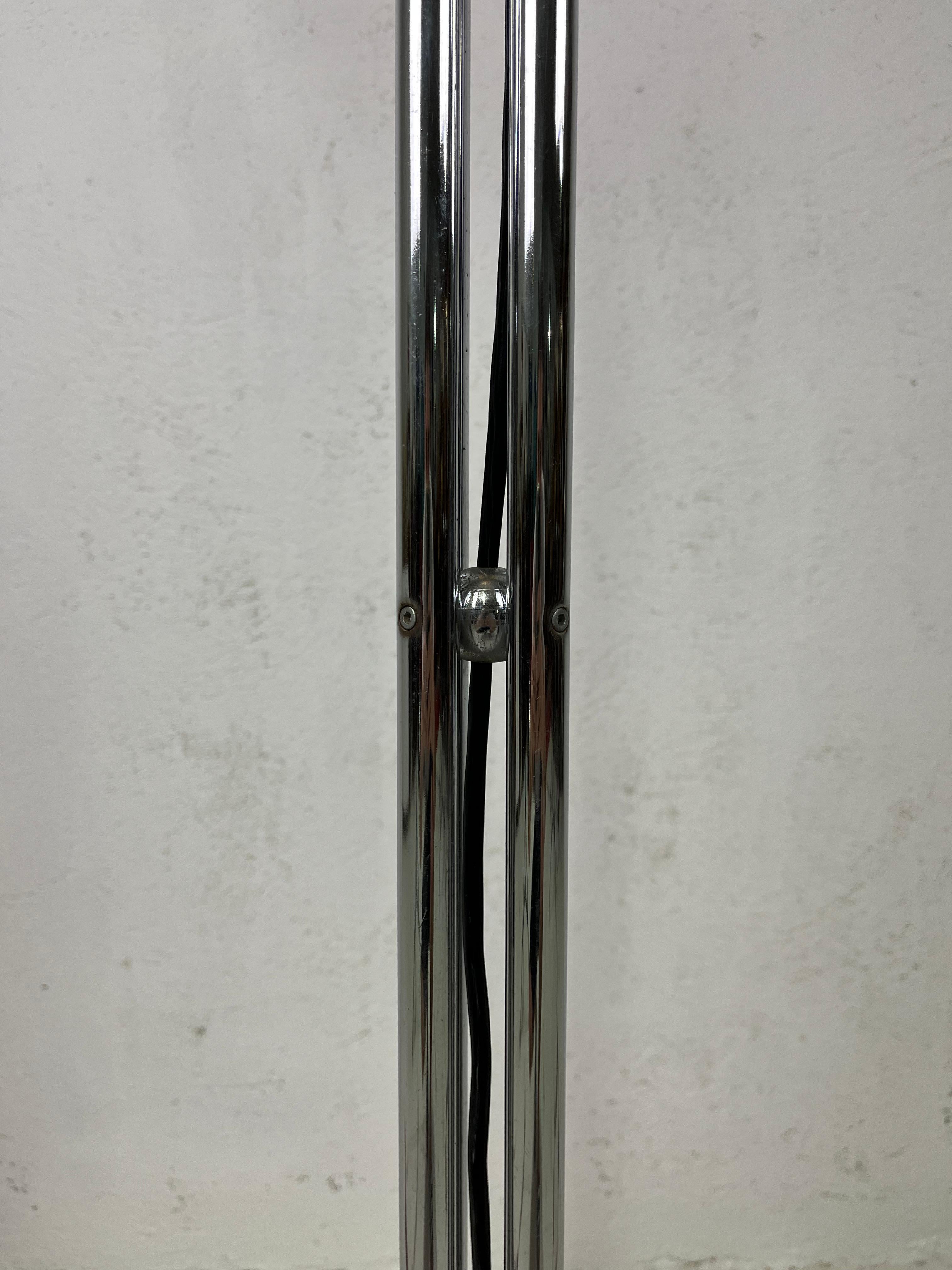 Acier Quadrifoglio Gae Aulenti Harvey Guzzini 1970 lampadaire