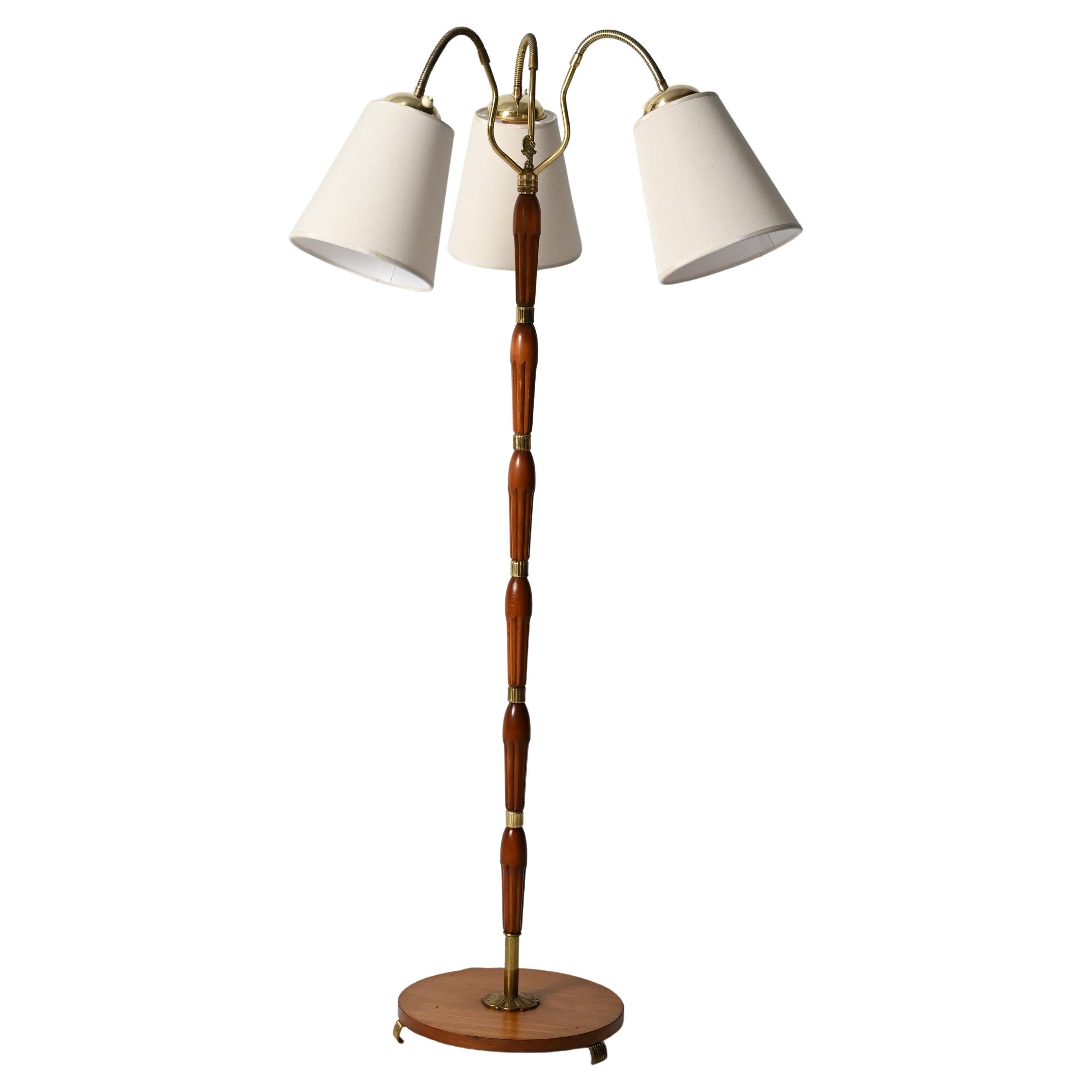 Lampada da terra scandinava a tre bracci in teak e ottone, anni 40–50 en vente