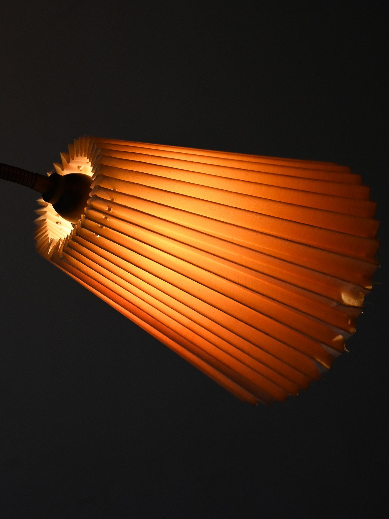 Scandinavian 1950s floor lamp with three arms For Sale 3