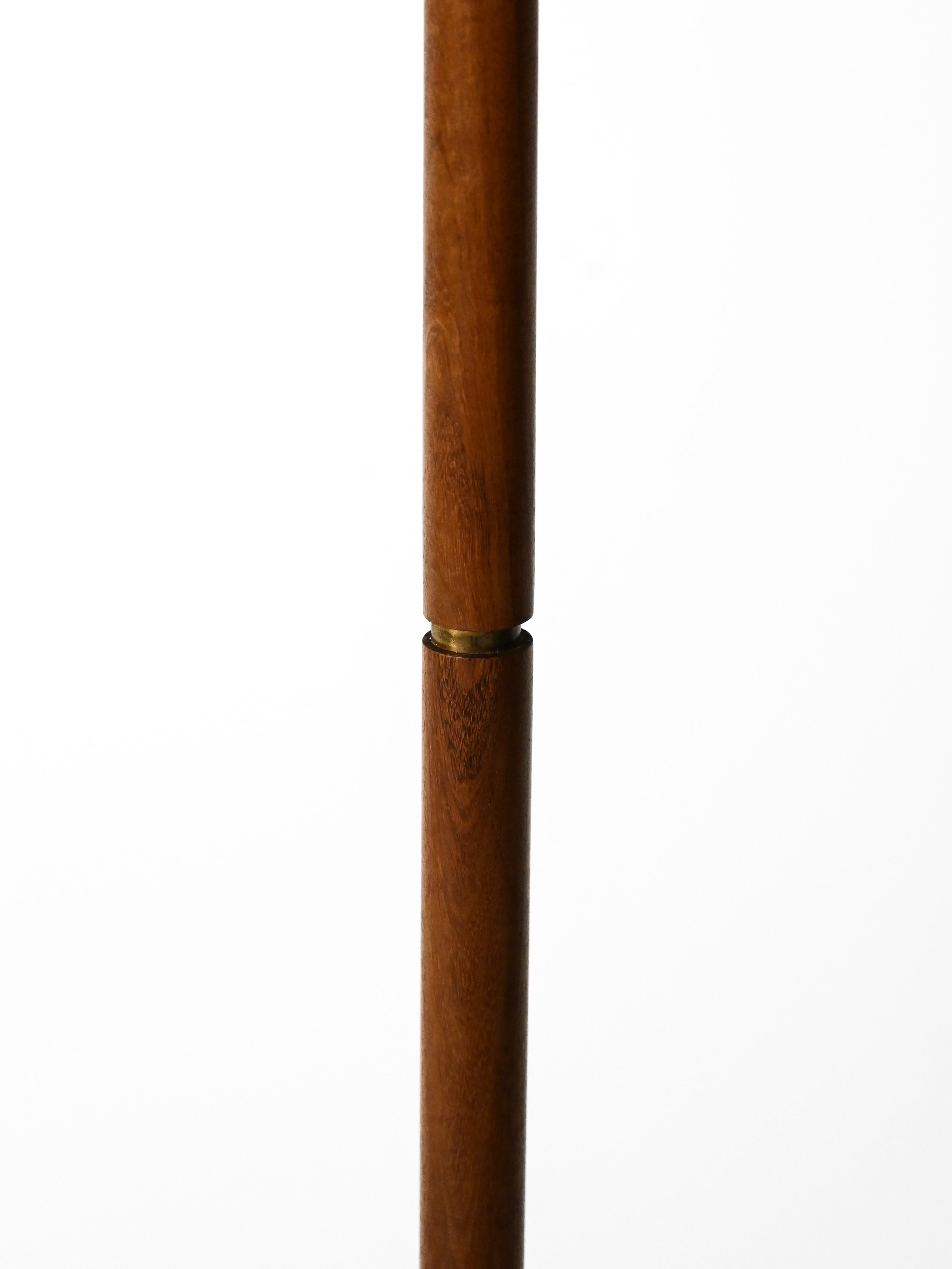 Lampada da terra scandinava rovere e ottone, anni 50 en venta 1