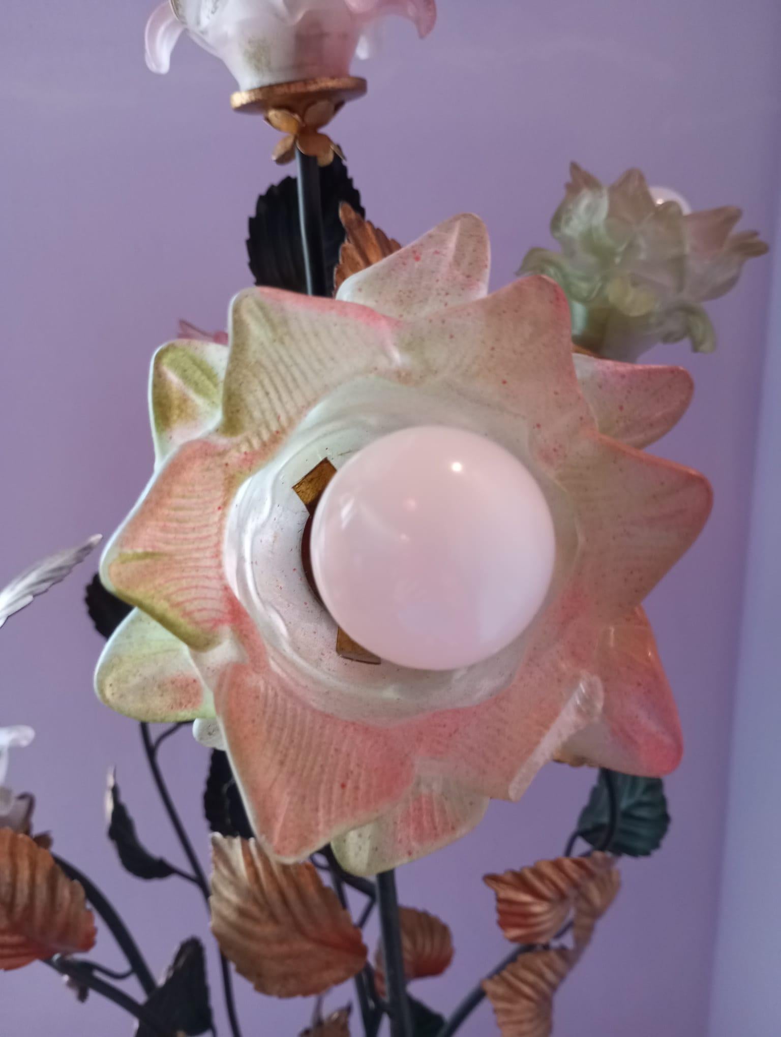 Floor lamp-sculpture with Murano glass roses - Italy, 1960s For Sale 5