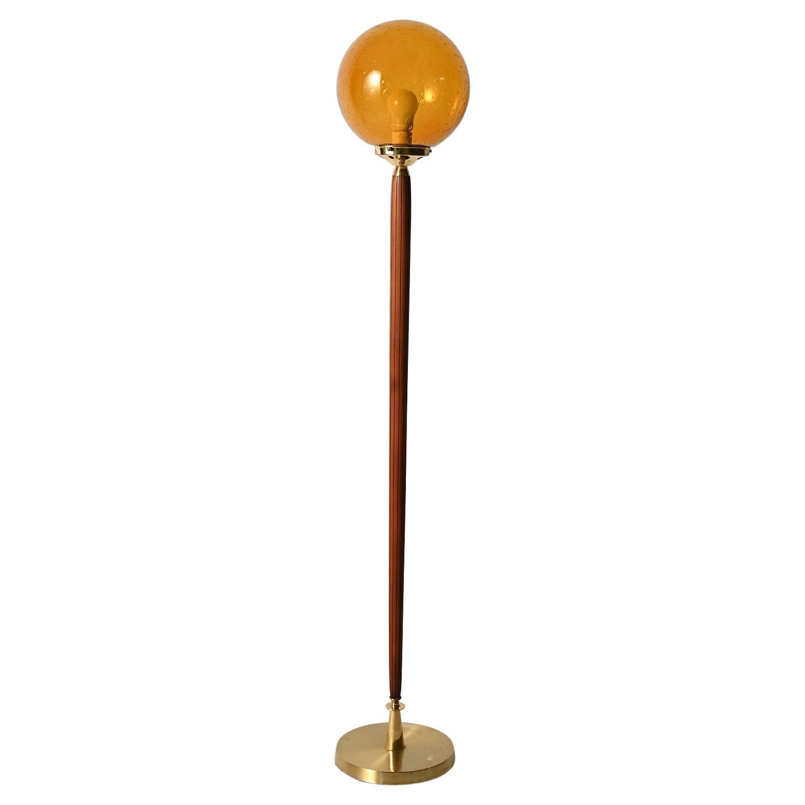 Lampada da terra teak e vetro color ambra im Angebot