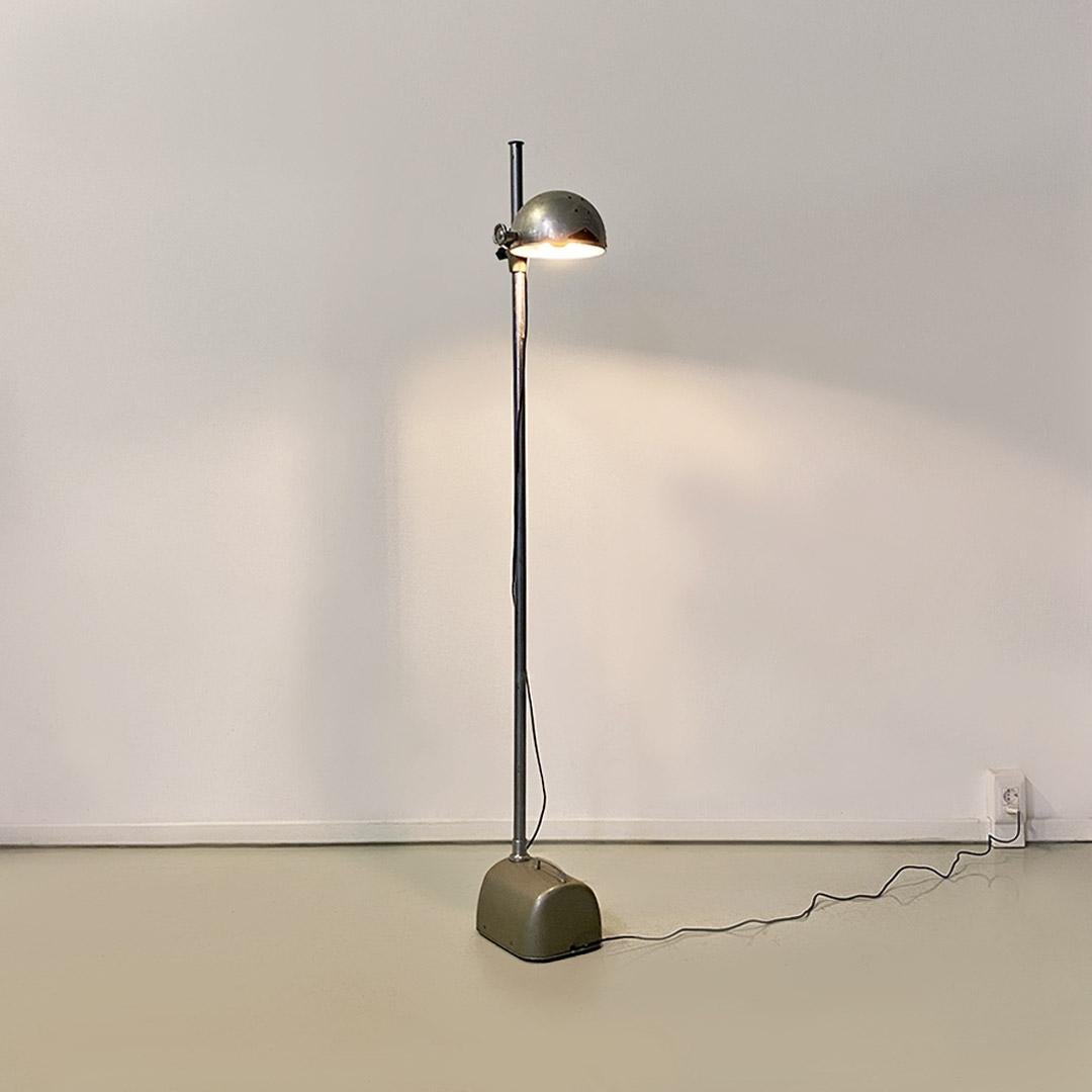 Lampada da terra tedesca di Hanau in stile Bauhaus in metallo e acciaio, 1930 ca In Good Condition For Sale In MIlano, IT