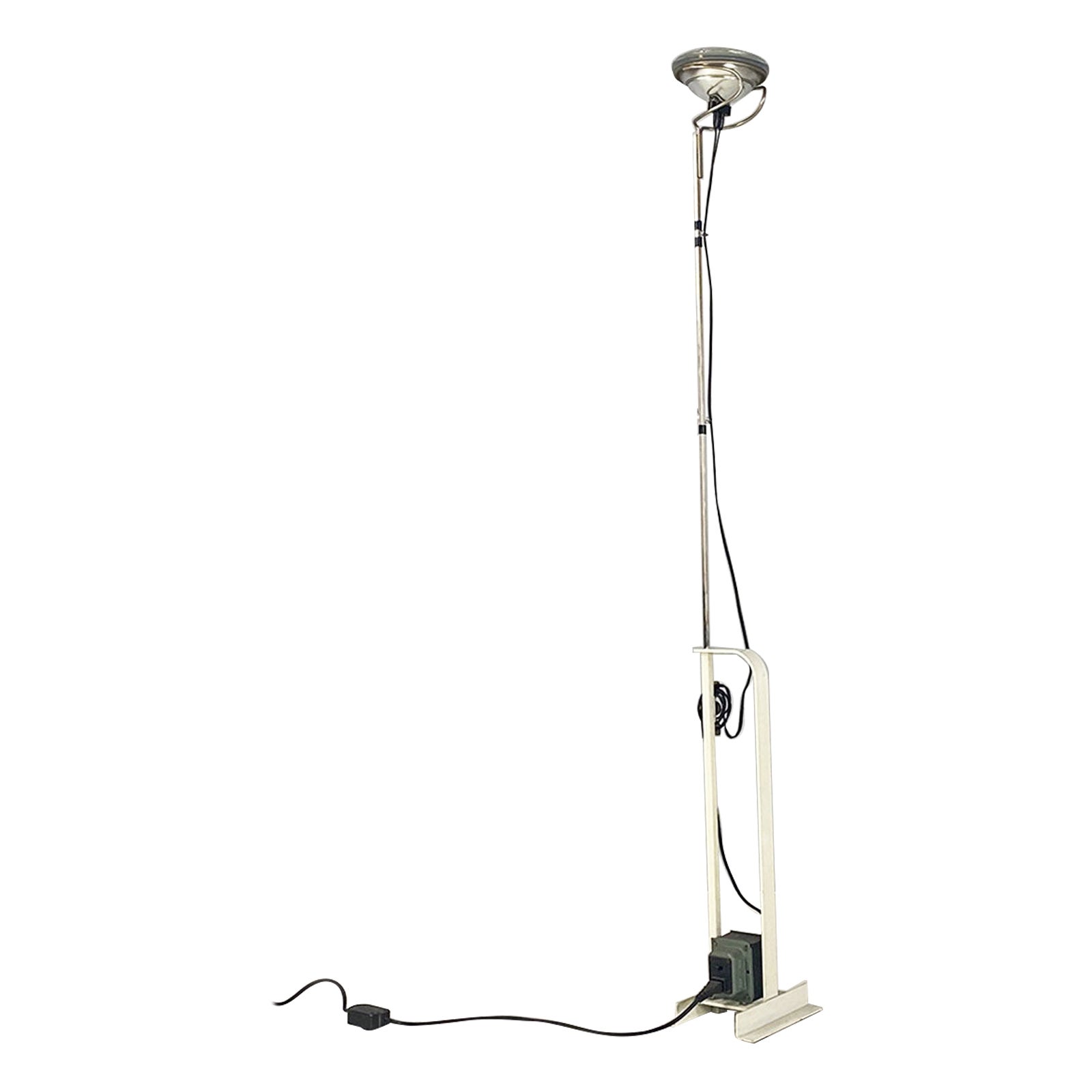 Lampada da terra Toio italiana moderna, metallo, di Castiglioni per Flos, 1970s