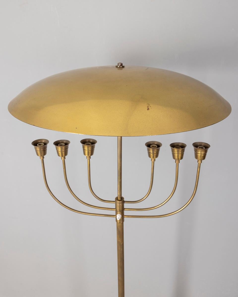 Mid-20th Century Lampada da terra vintage anni 50 in onice e ottone dorato design Italiano en vente