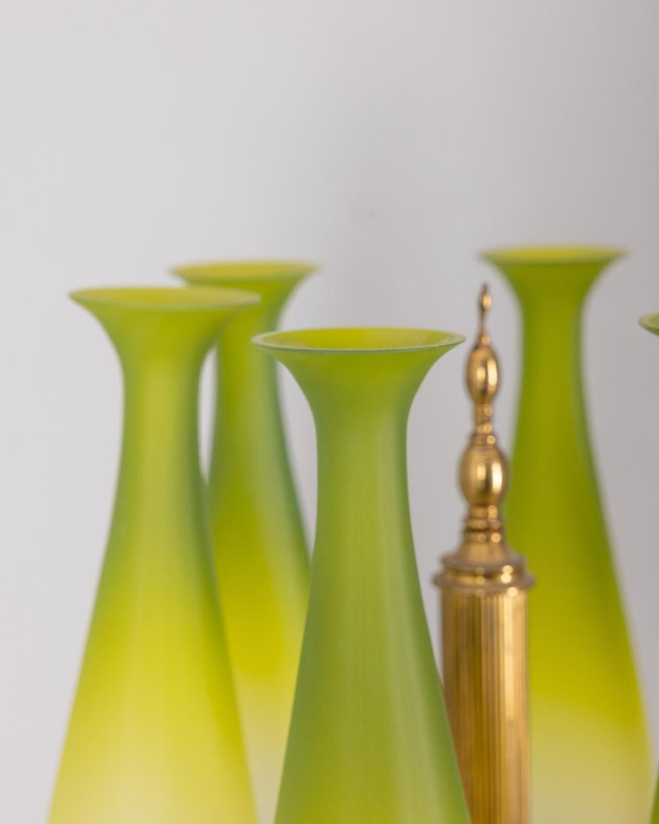 Vintage 1950s floor lamp in brass and green glass Italian design In Good Condition For Sale In None, IT