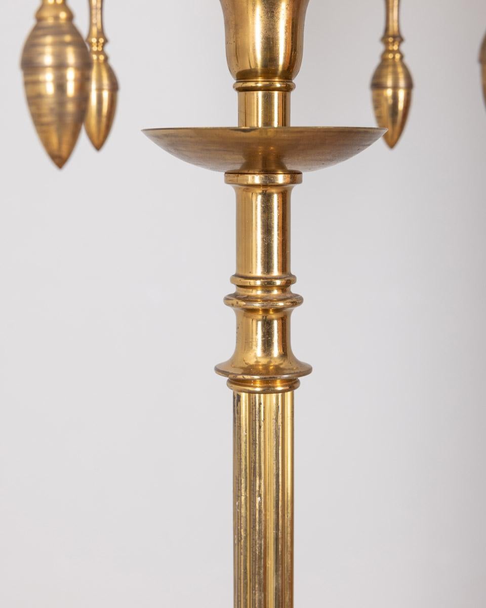Vintage 1950s floor lamp in brass and green glass Italian design For Sale 1
