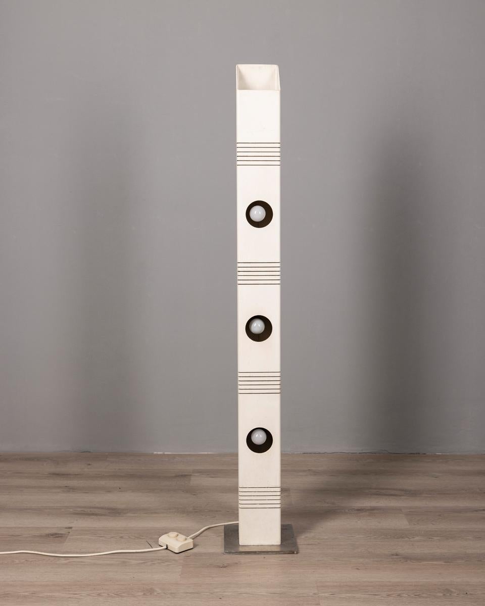 Space Age Vintage 1970s white iron and metal floor lamp Italian design For Sale