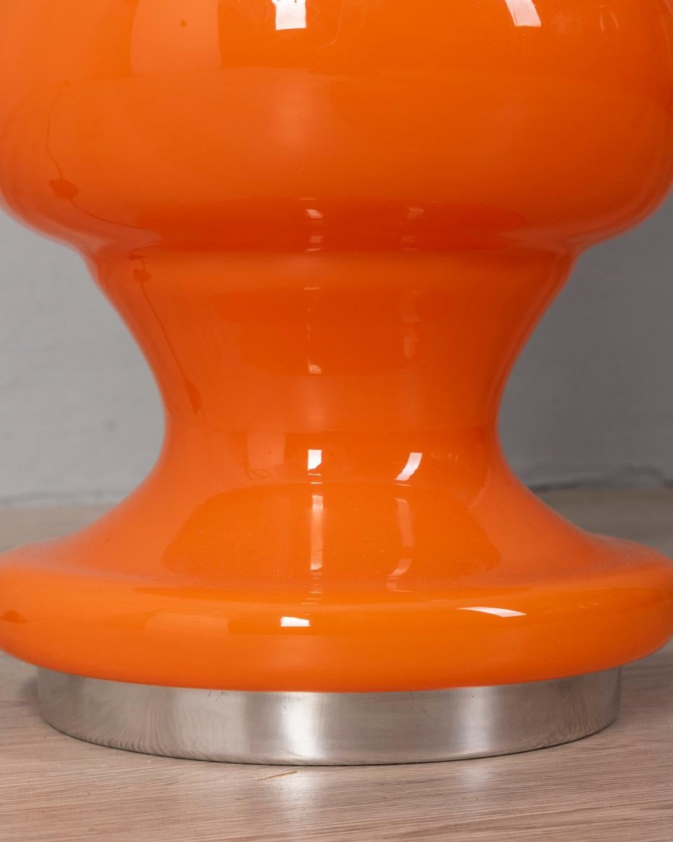 Late 20th Century Lampada da terra vintage anni 70 in vetro arancione design Italiano en vente