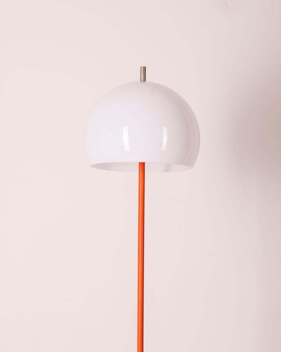 Vintage 70s marble and orange metal floor lamp Italian design In Good Condition For Sale In None, IT