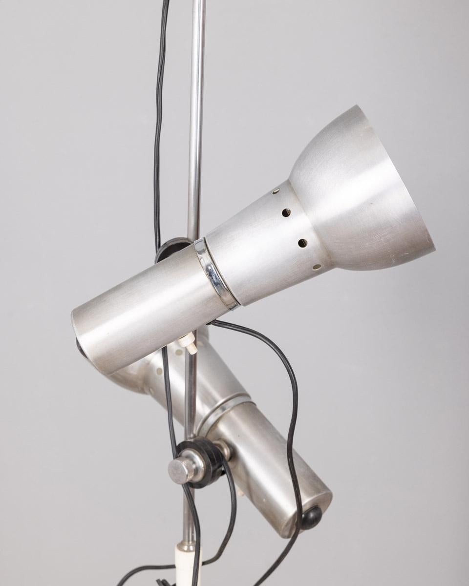 Vintage 70's floor lamp chrome metal and white Italian design In Good Condition For Sale In None, IT